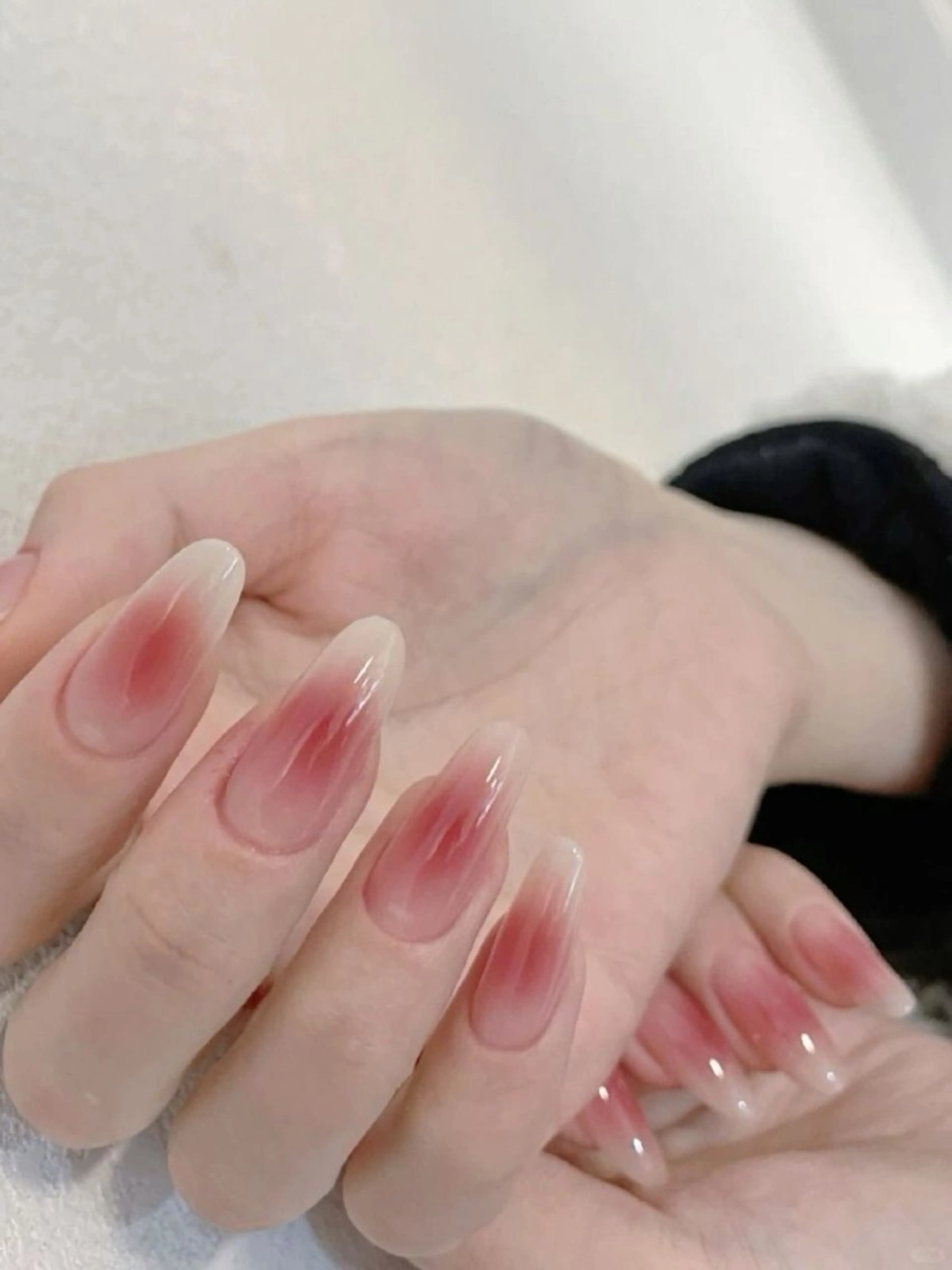 練習モデル募集しています。チークネイルデザイン。(オフなし)の写真