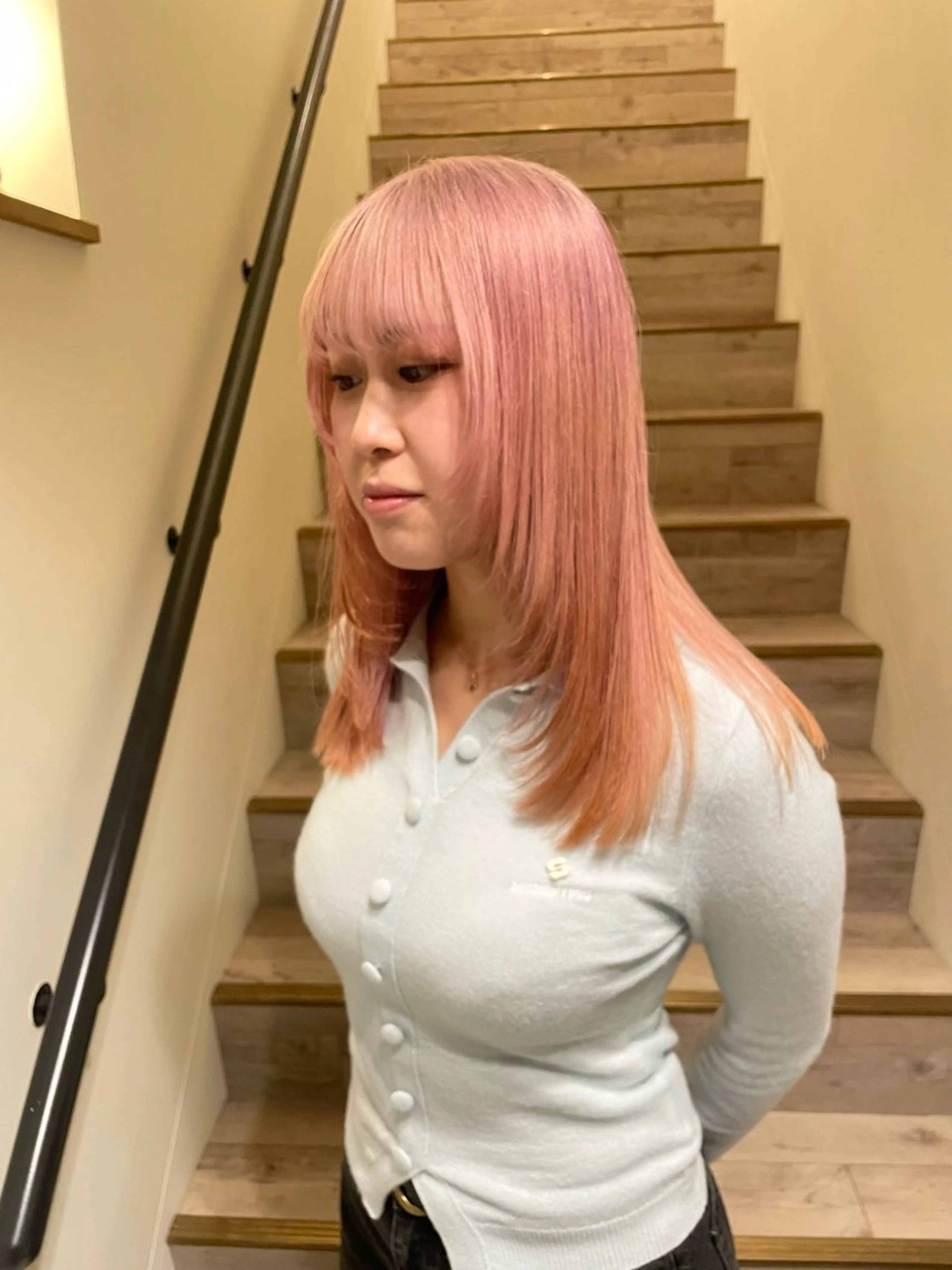 セミロング カラー ピンクカラー カット ヘアカラー トリートメント 渋谷 留菜のヘアスタイル