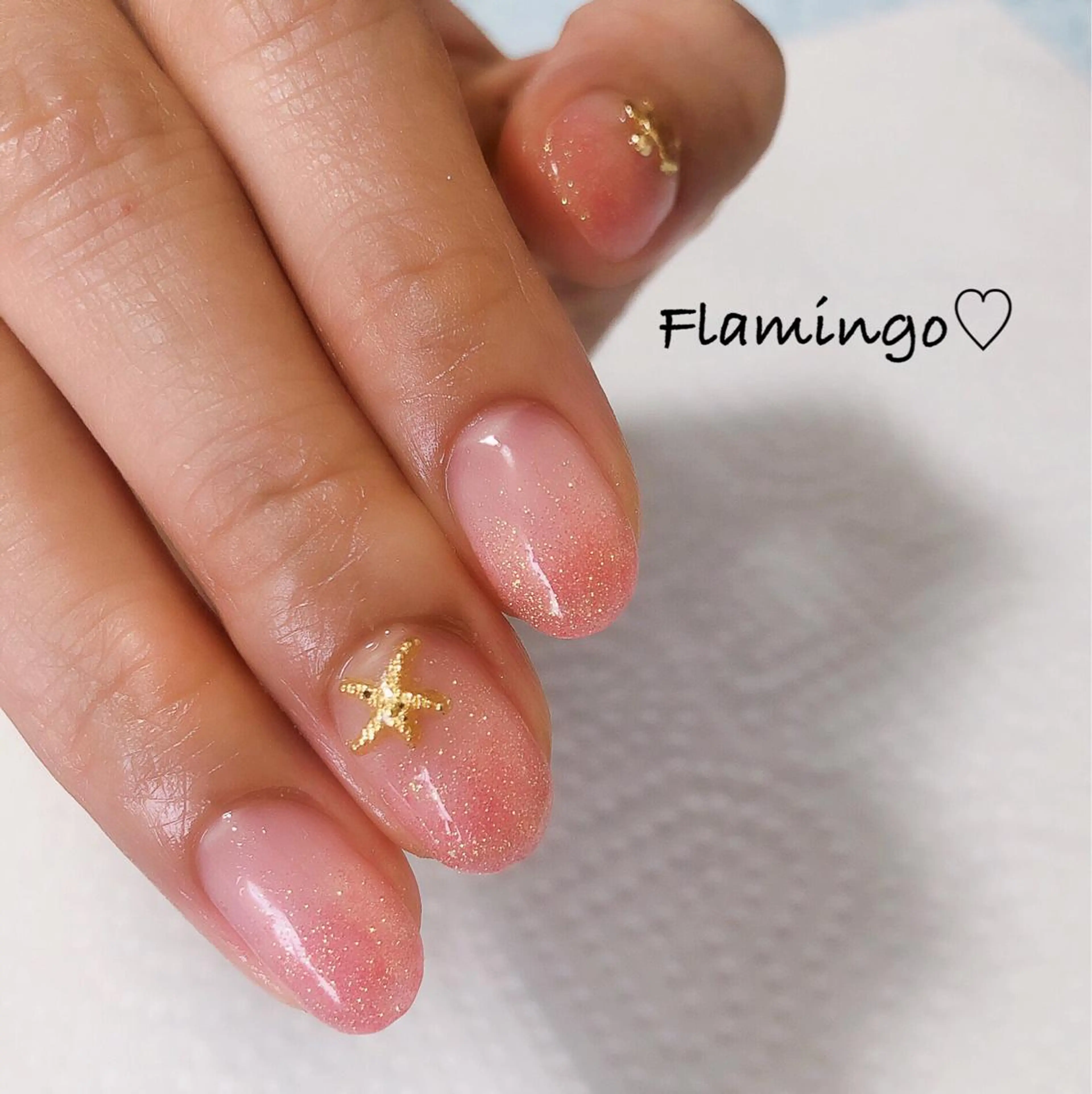 シンプル／オフィス🌸ラメグラデーションの写真