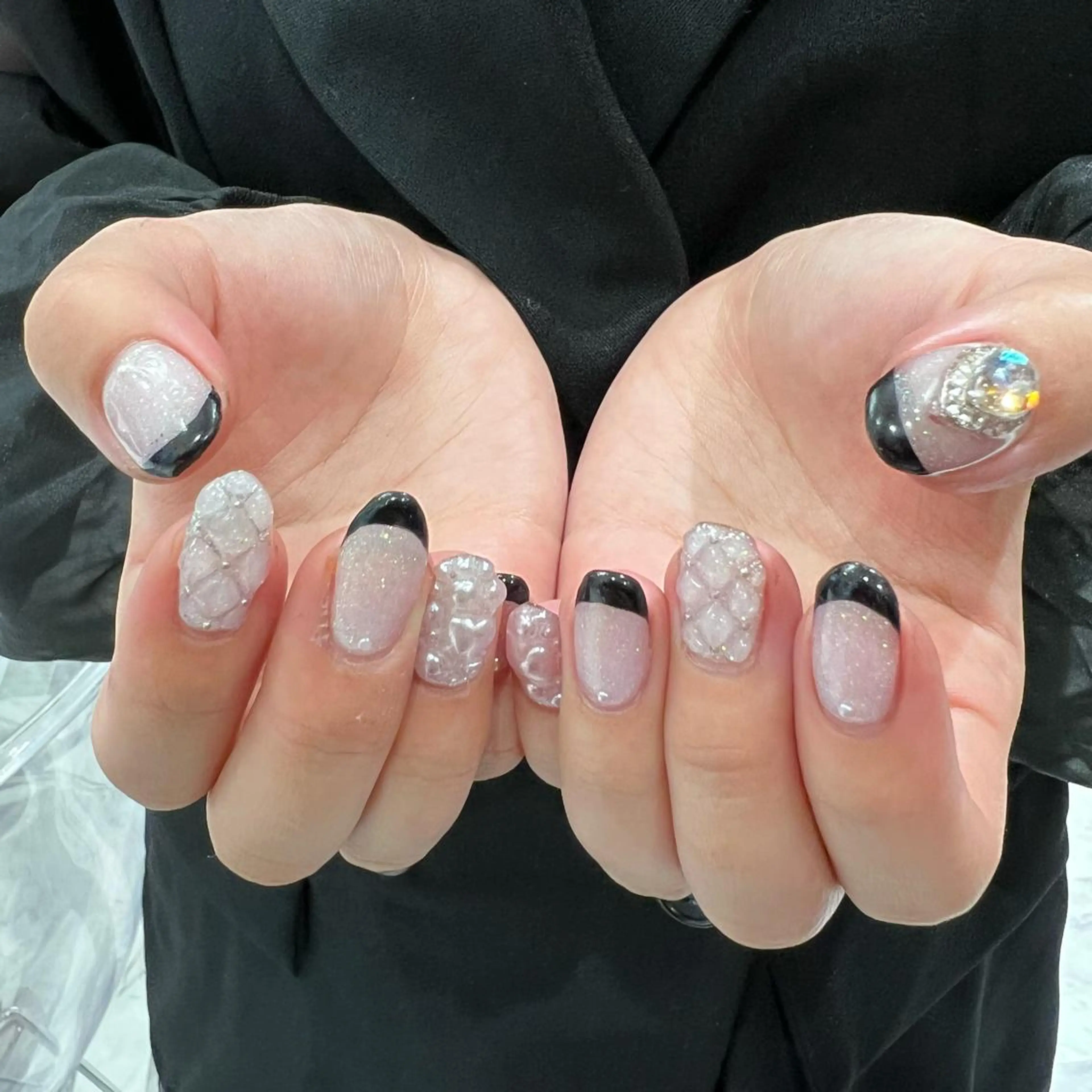 カラー ネイル マツエク・マツパ フレンチガーリー フレンチネイル ガーリー ハンドネイル mai🤍縮毛酸性ス トレート/アイリストのヘアスタイル