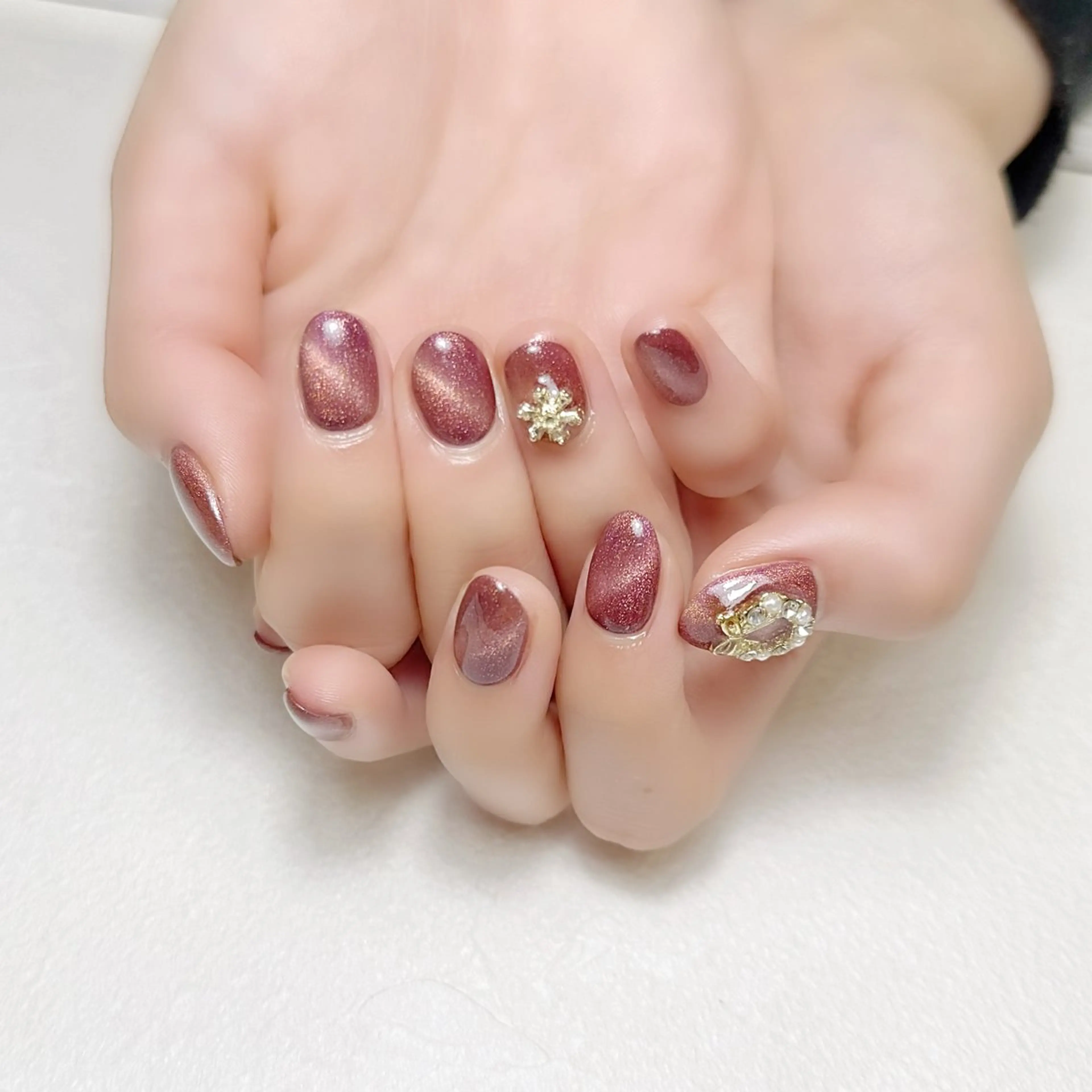 ネイル マグネットネイル オフィスネイル ワンカラーネイル 冬ネイル クリスマス rouse nail RISATOのネイルデザイン