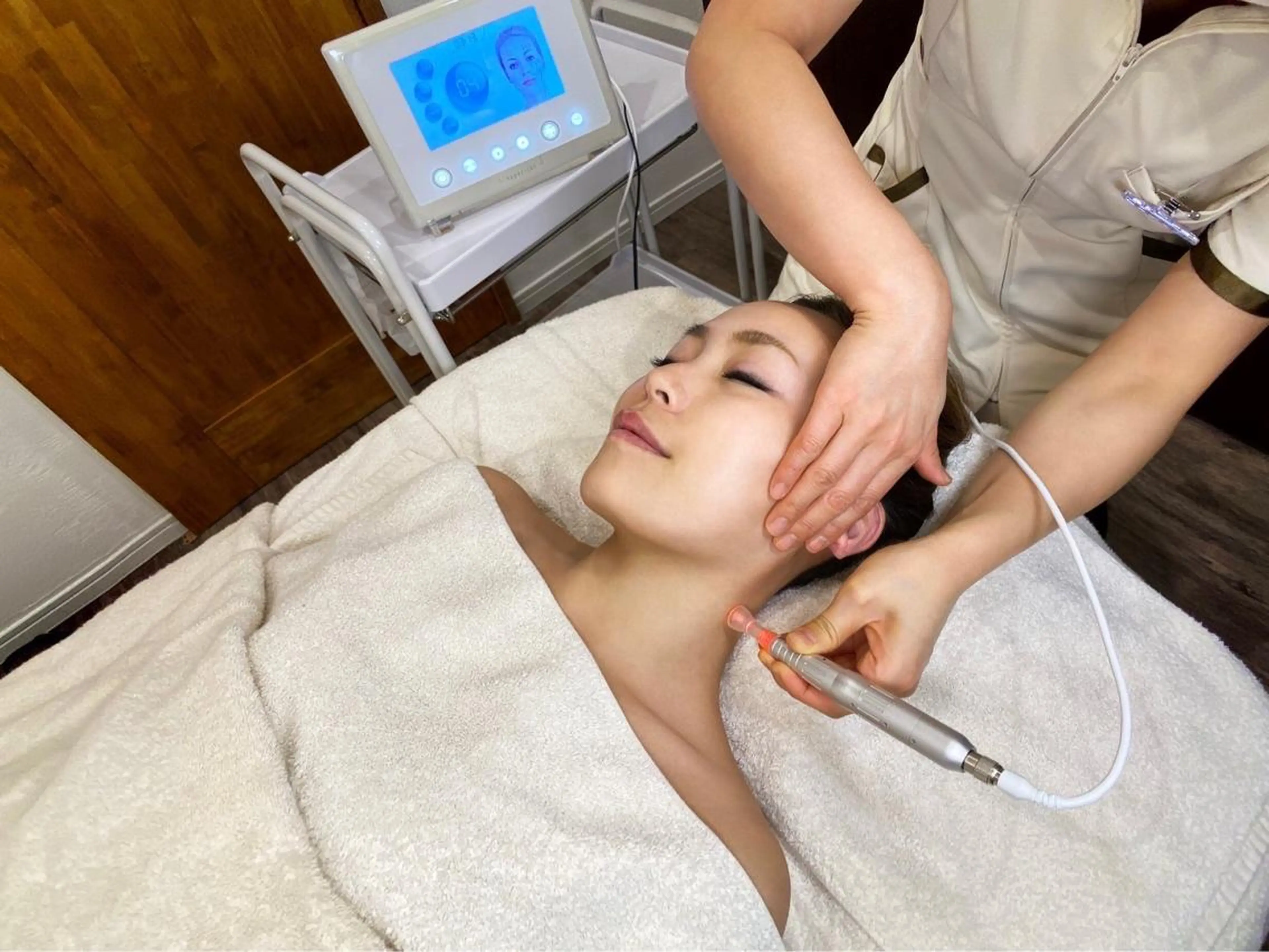 美肌を叶えるまるでエステ版ダーマペン！！　初回限定　ニードルセラピーの写真