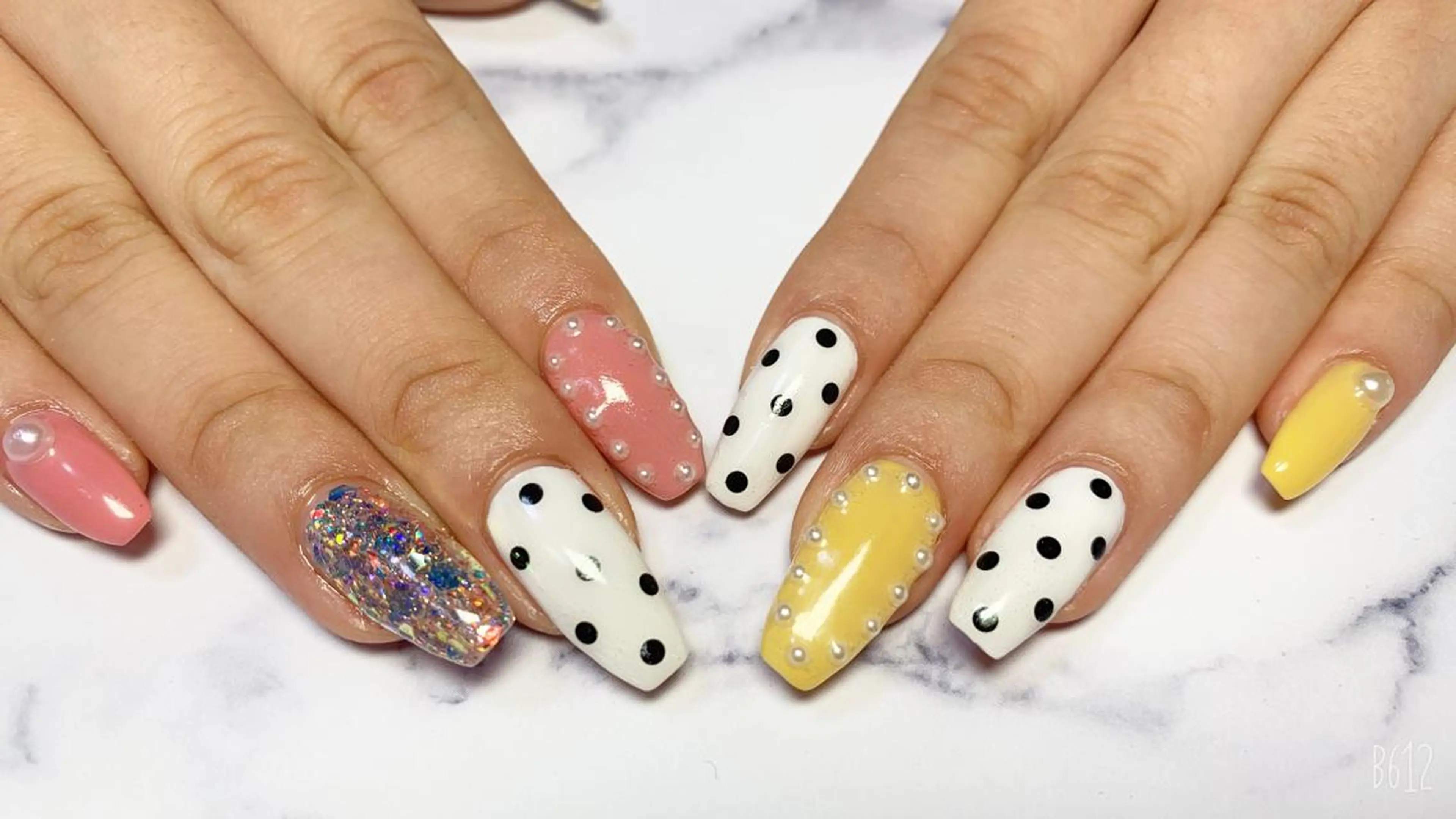 オフ込み持ち込み画像ok アート、ストーン付け放題の写真