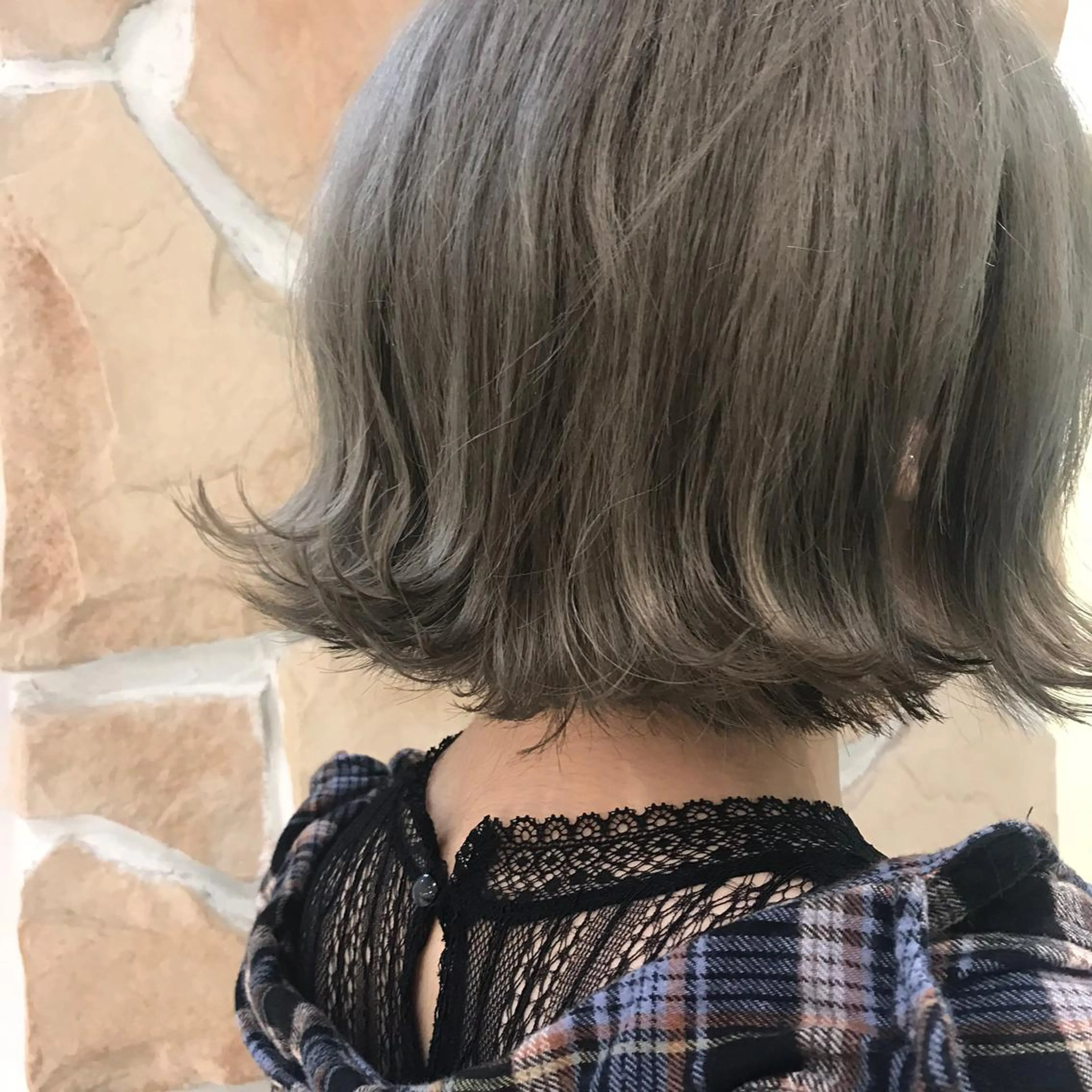 ショート カラー ブリーチ グレージュ Zina 札幌 harukaのヘアスタイル