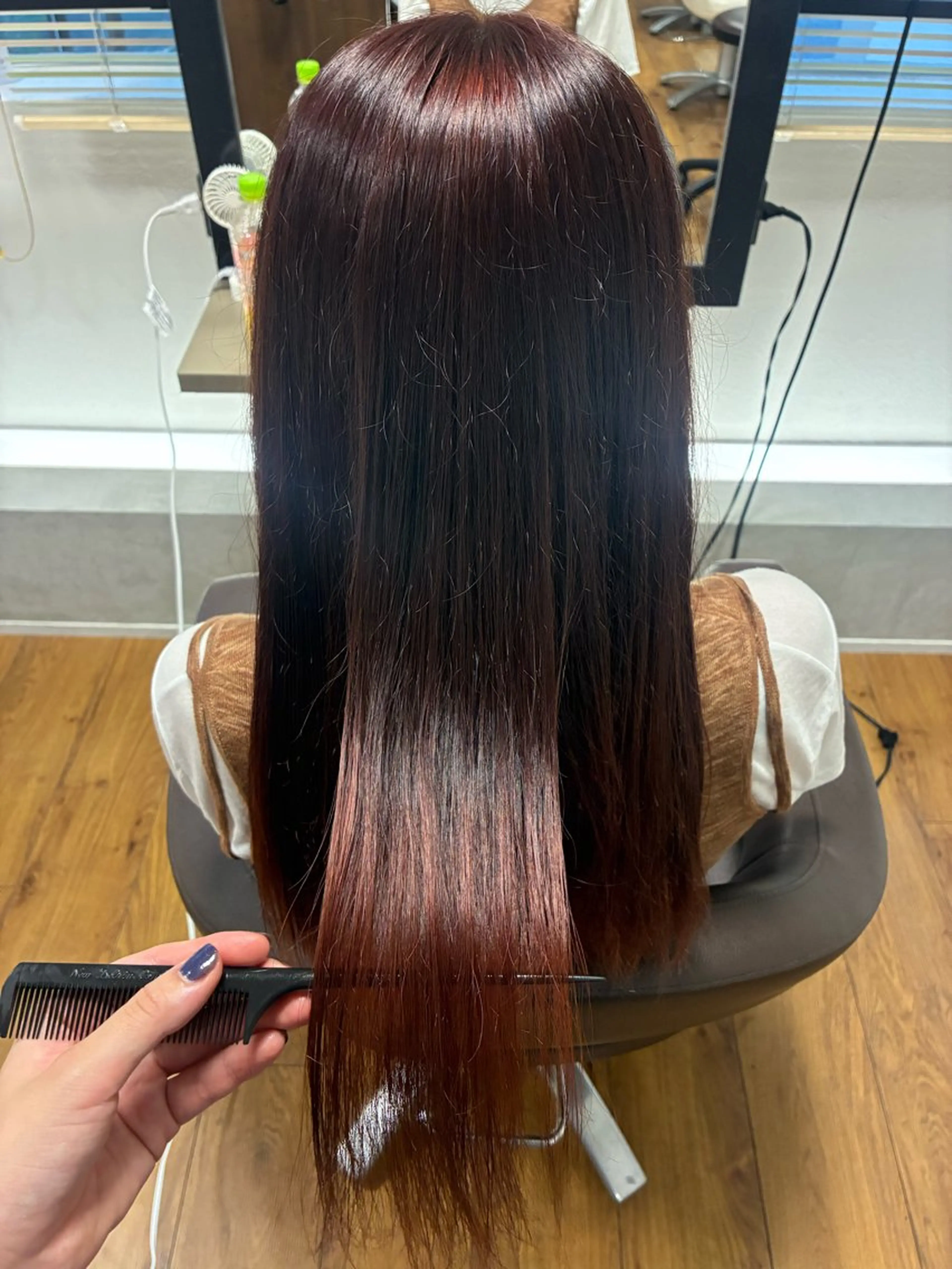 カラー 石川 菜月のヘアスタイル