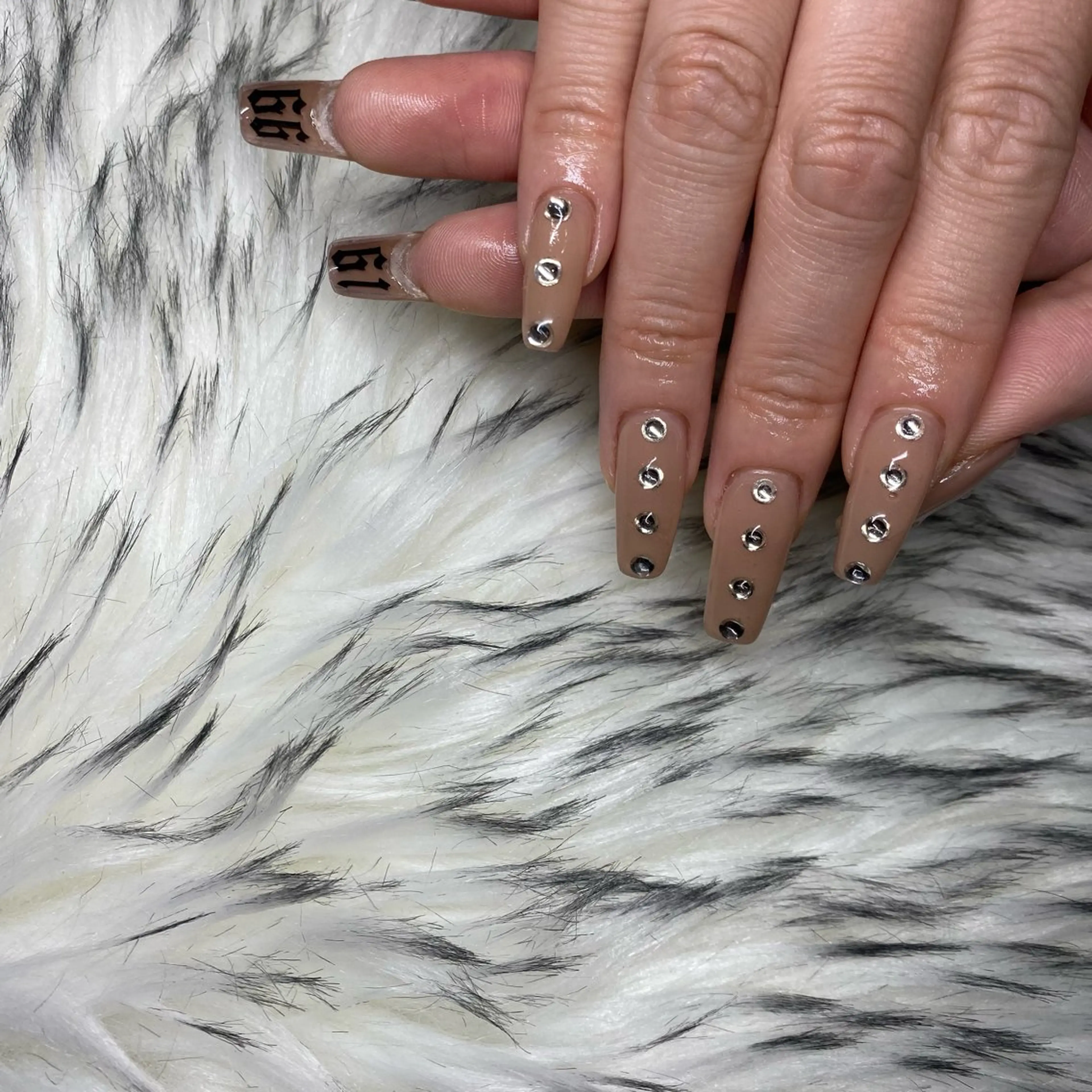 ネイル ハンドネイル la vie  Luire所属・la vie Luire ｱｽｶのネイルデザイン