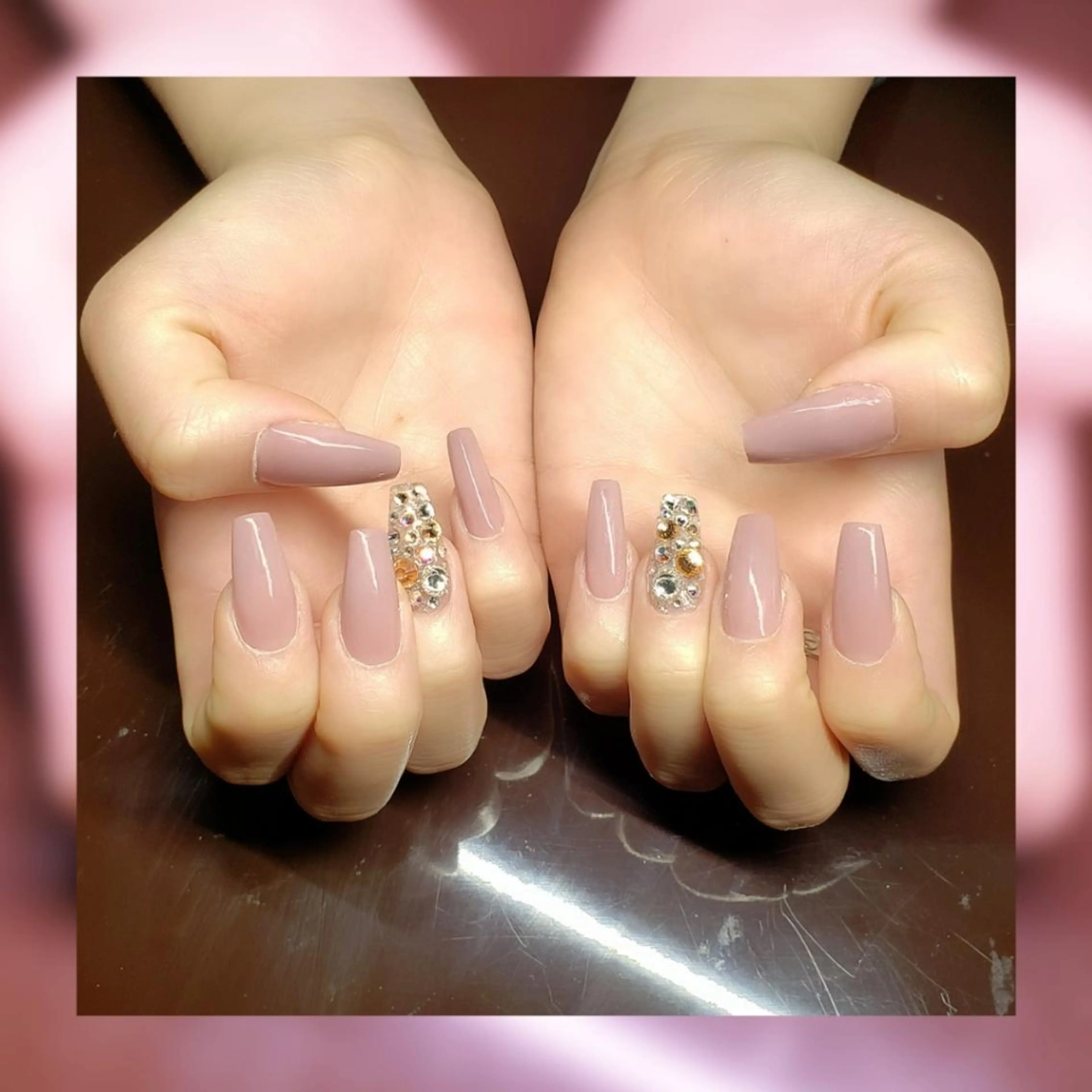 ネイル セミロング ハンドネイル クロキ 。のネイルデザイン