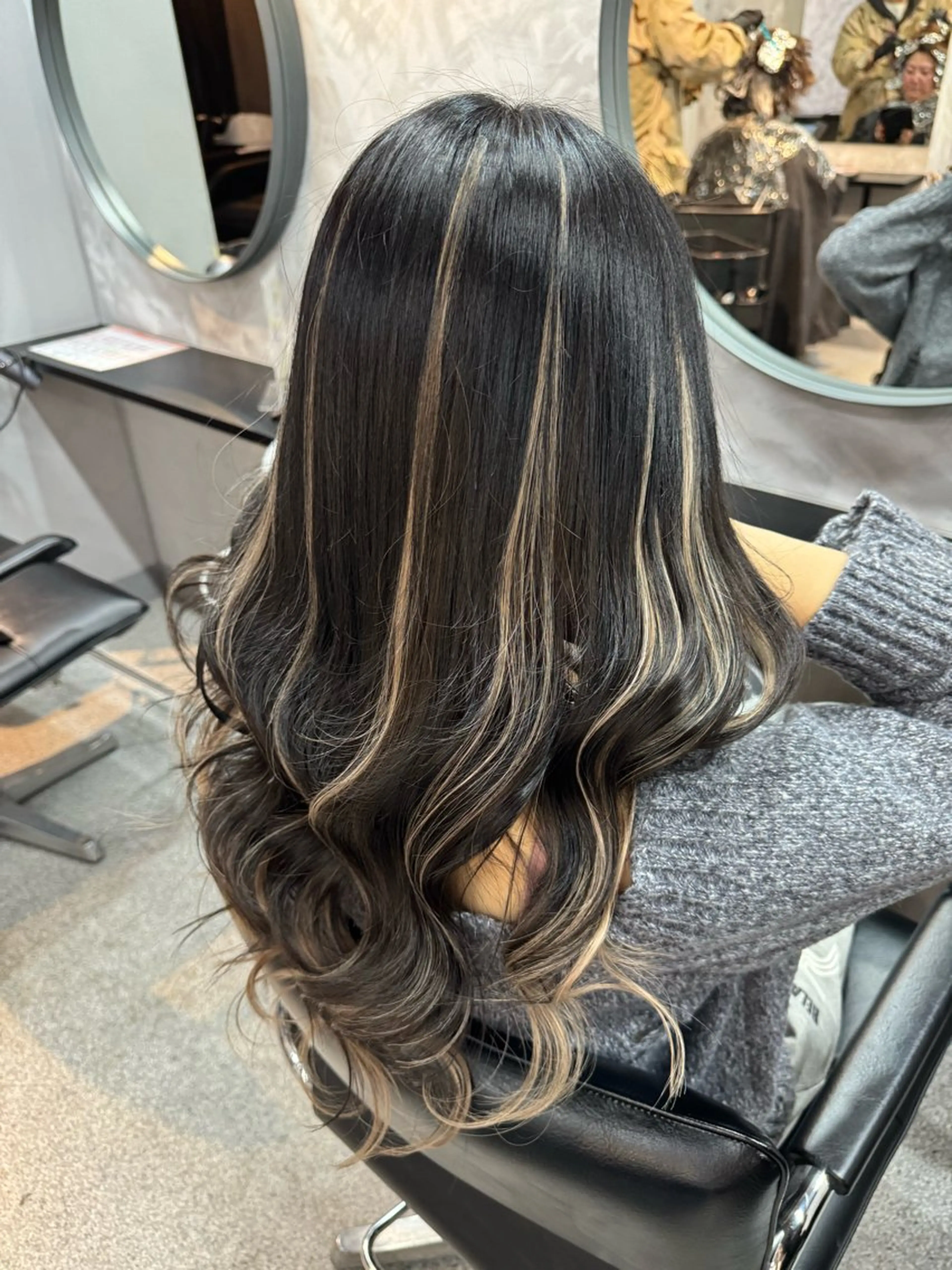 ロング エクステ ヨシンモリ 韓国風ヘア トリートメント ヘアカラー エクステ 👑最高級エクステ 👑新宿/タイセイのヘアスタイル