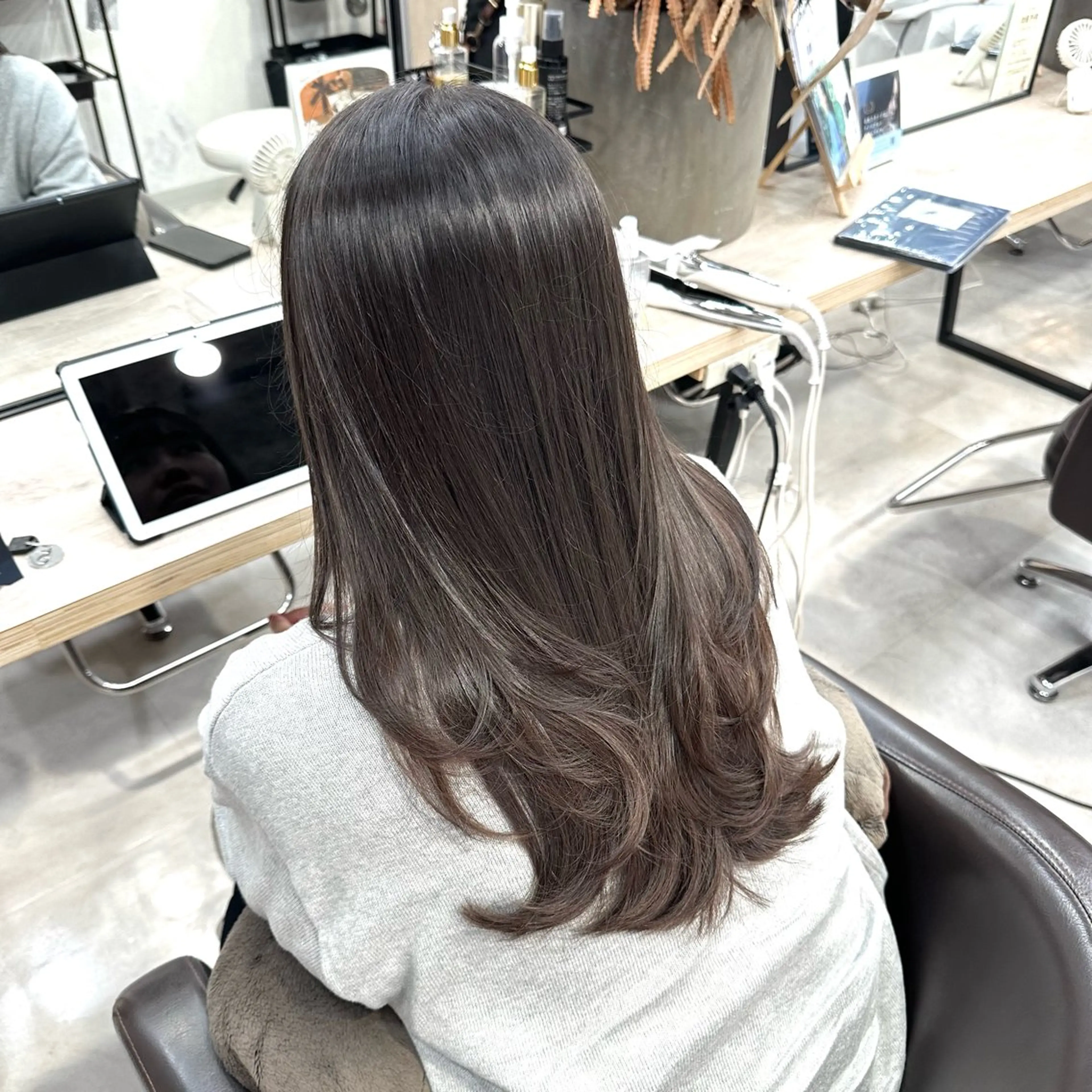 ロング レイヤーカット カット ピンク・ラベンダー 艶カラー🍁かえでのヘアスタイル