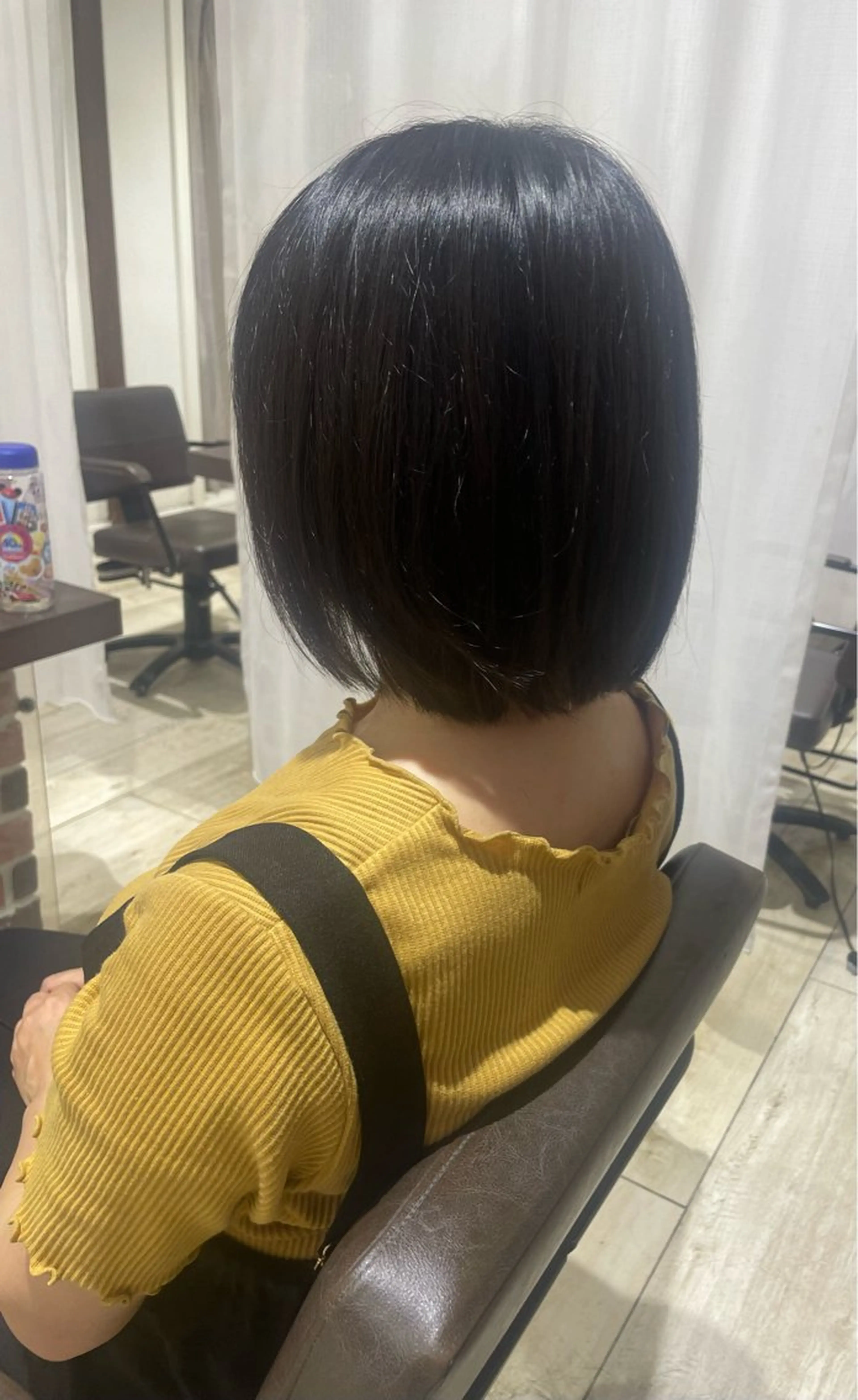 ミディアム 兼松 美香のヘアスタイル