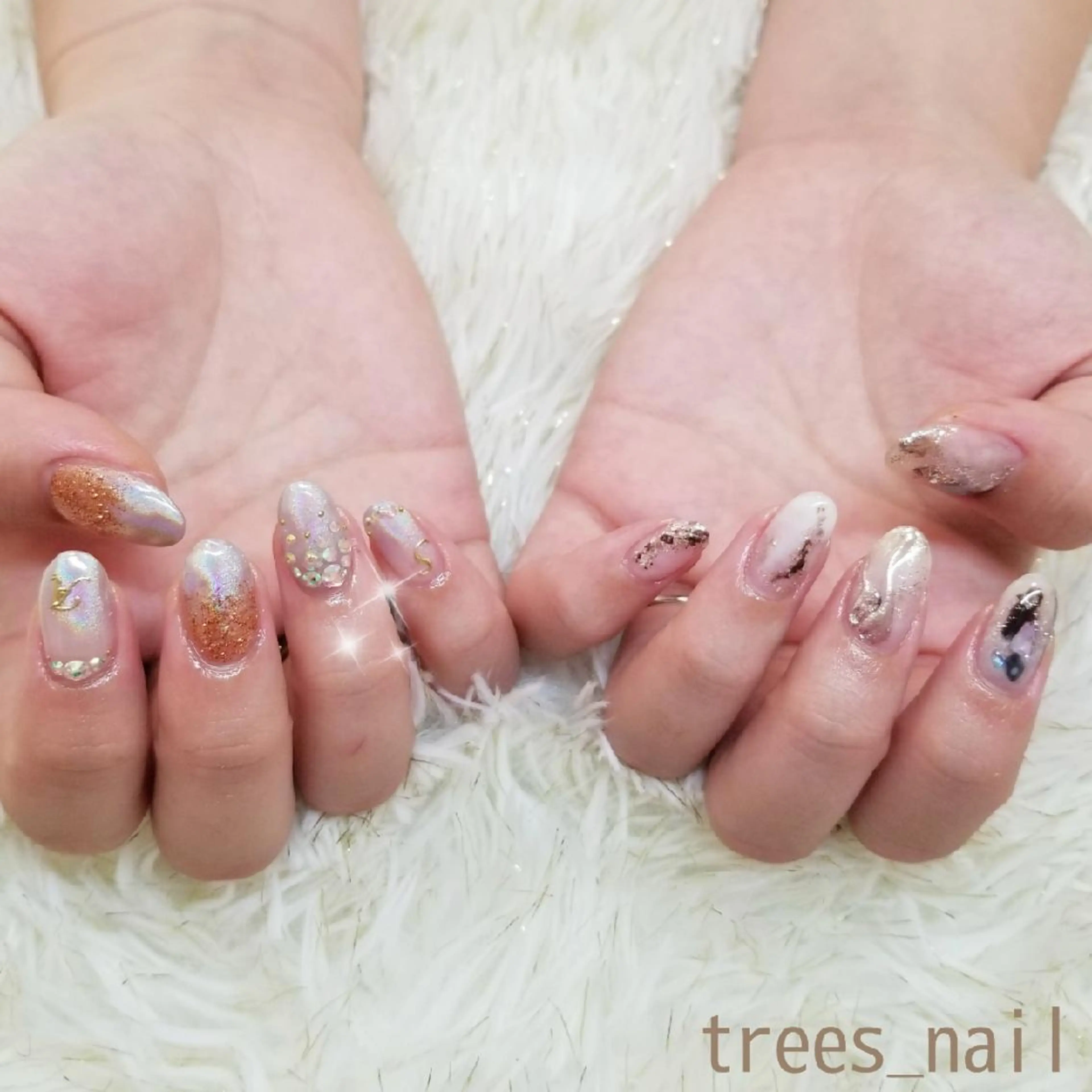 ネイル ジェルネイル ラメ(グリッター) ミラーネイル ニュアンスネイル パラジェル ハンドネイル フットネイル trees_ nailのネイルデザイン