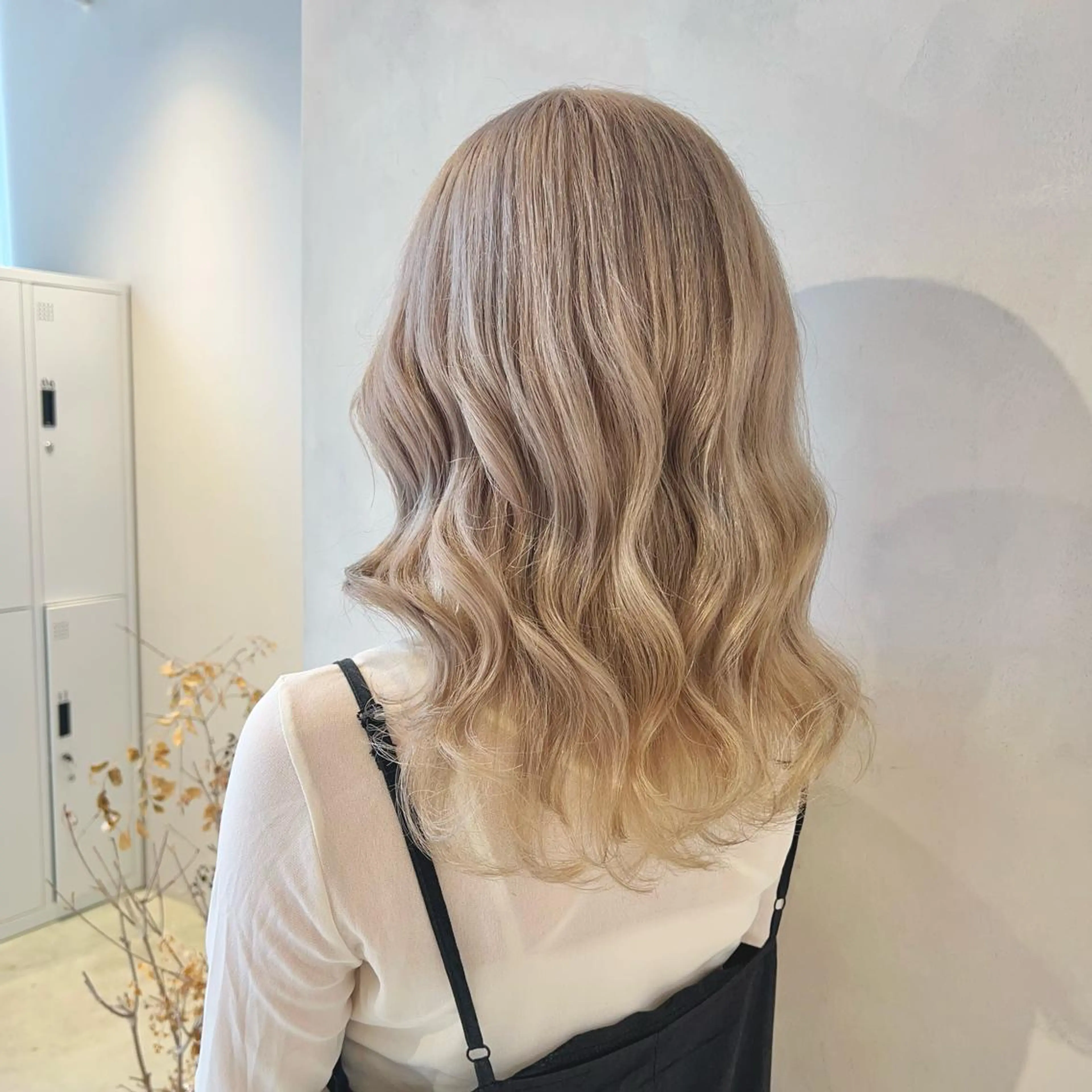 セミロング カラー 🤍髪質改善➕透明感 カラー🤍川上葵のヘアスタイル