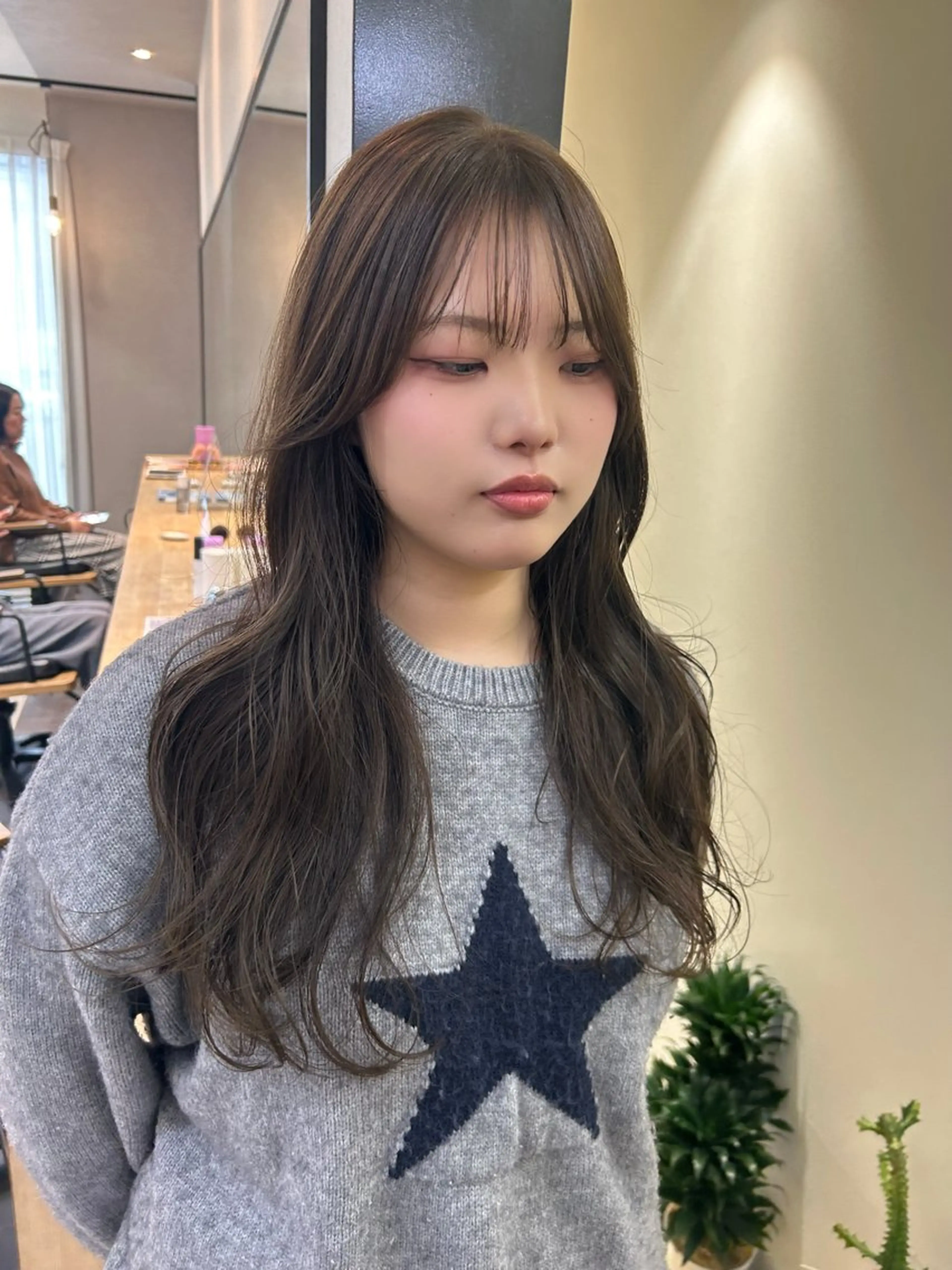 ロング カラー ベージュカラー ブリーチ 透明感カラー ダブルカラー ブリーチなしカラー カット ヘアカラー トリートメント hub hair レイヤー/透明感のヘアスタイル