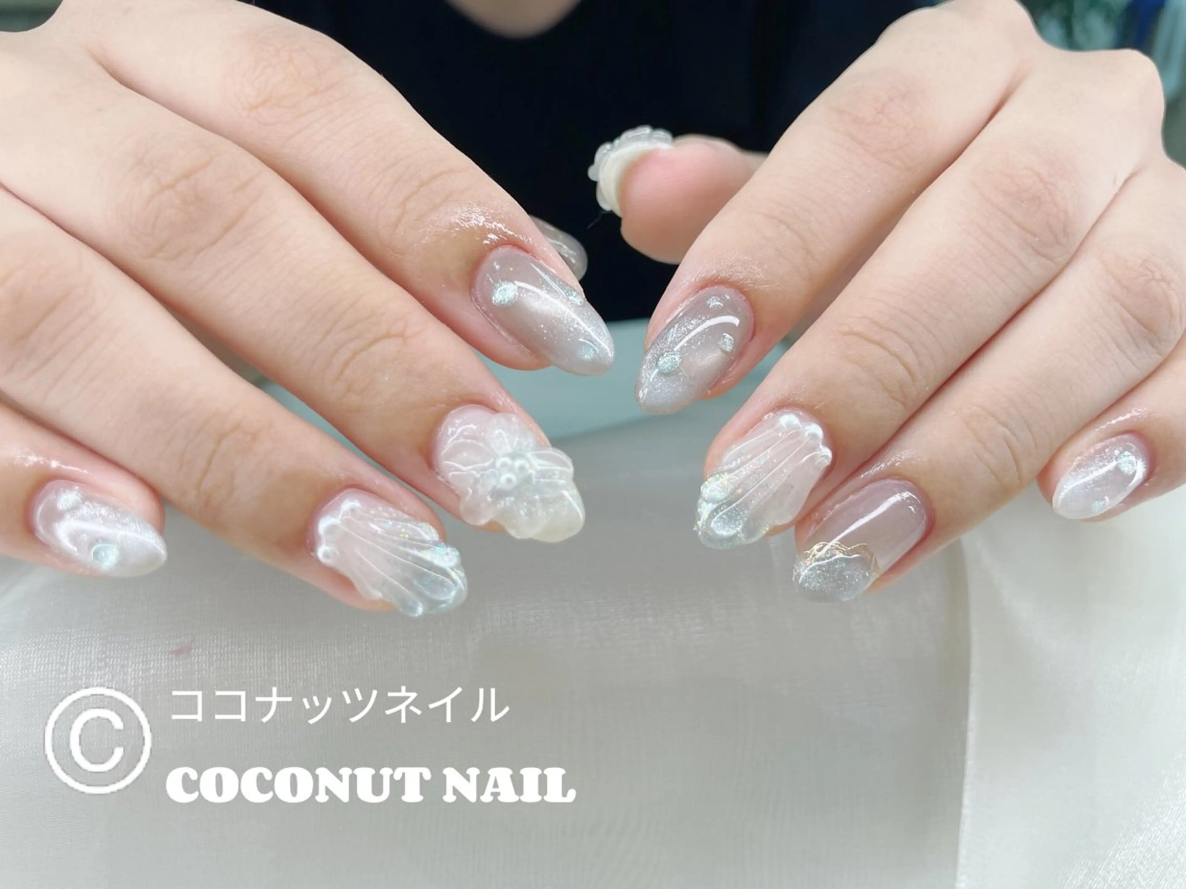 ヘアアレンジ ハンドネイル 神田 ココナッツのネイルデザイン