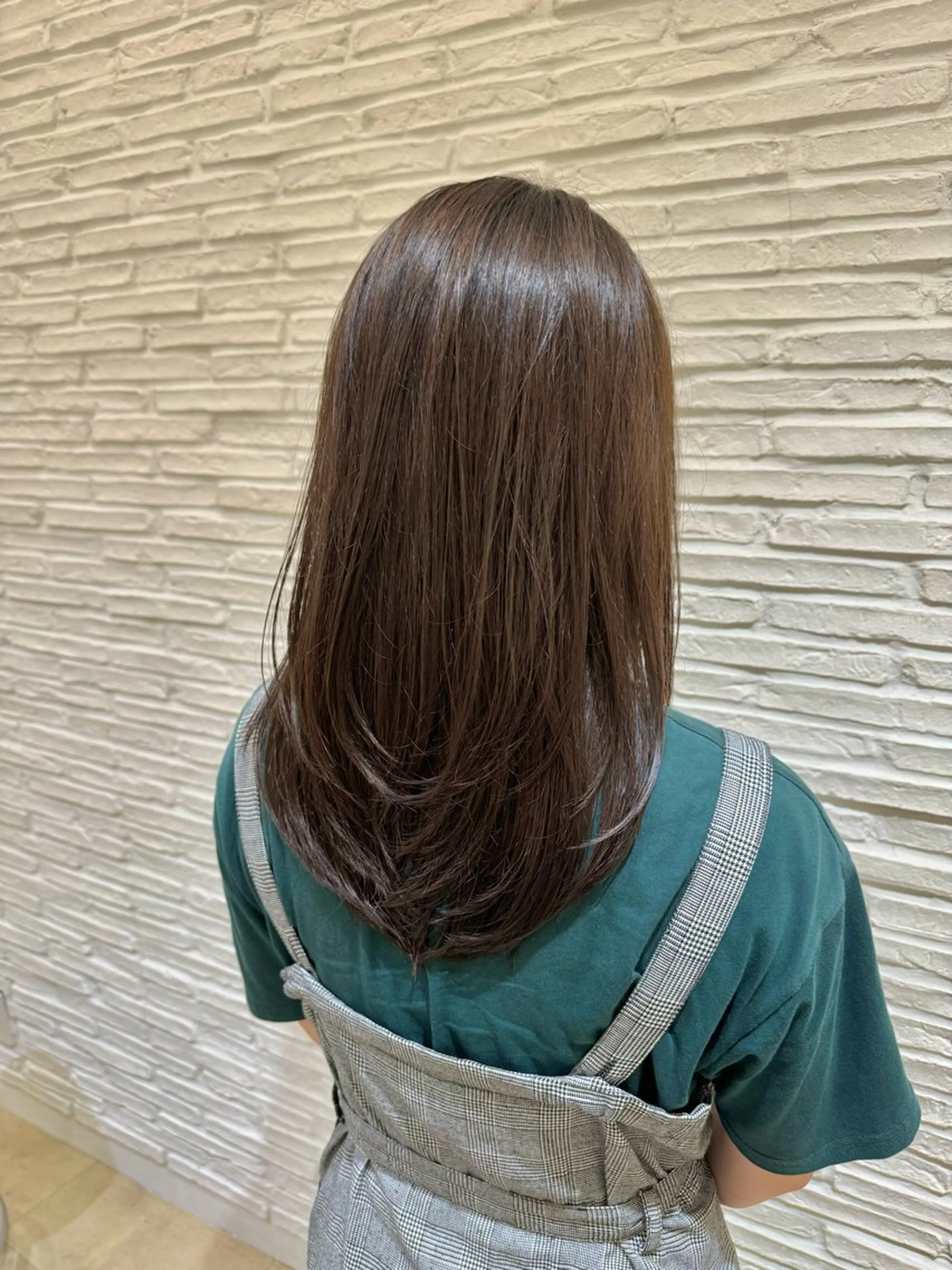 セミロング 前平 友慈のヘアスタイル