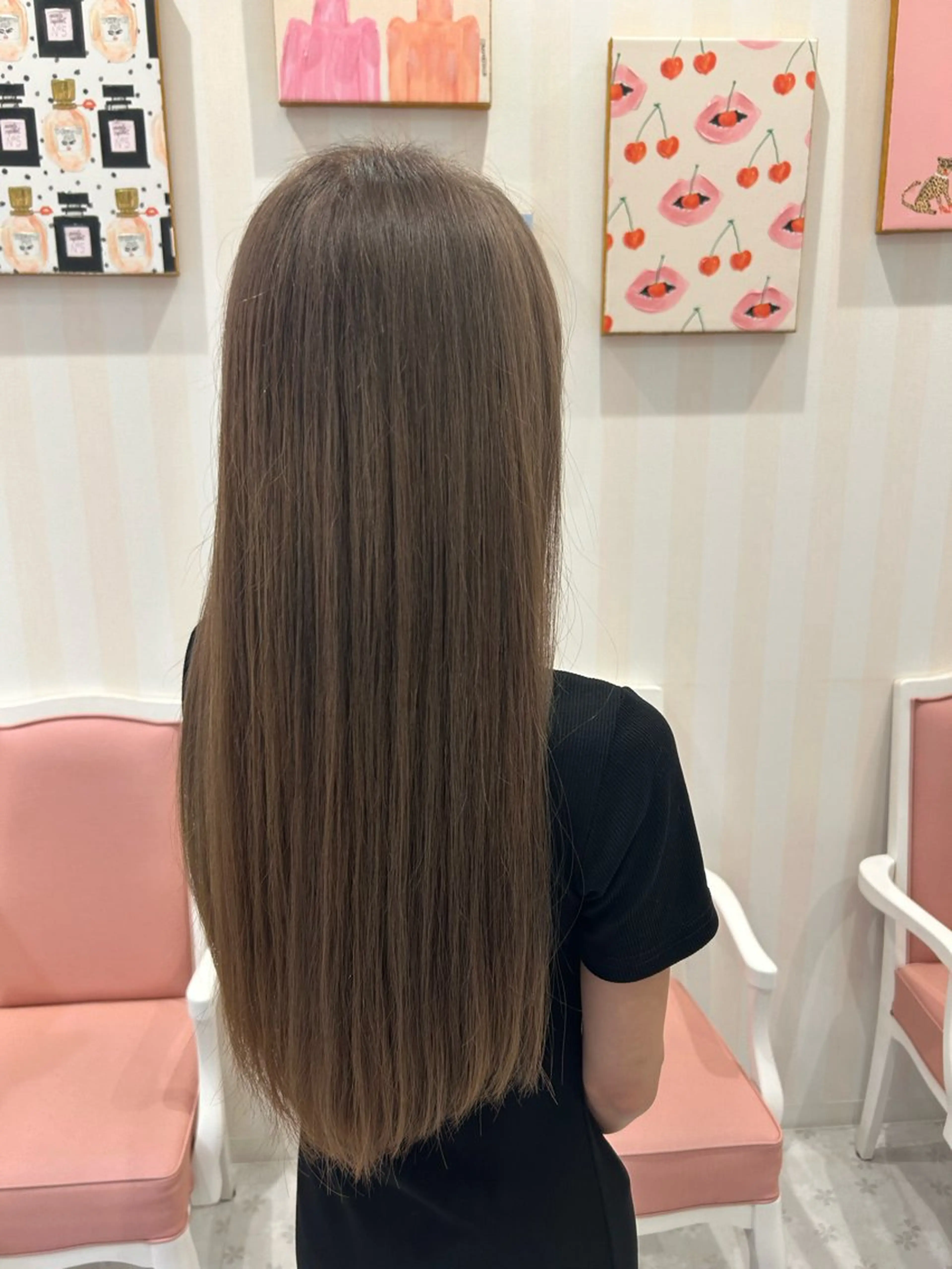 ロング カラー ショコラグレージュ グレージュ Via  京都烏丸所属・ブロンド/ハイトーン /レイヤー/りなのヘアスタイル