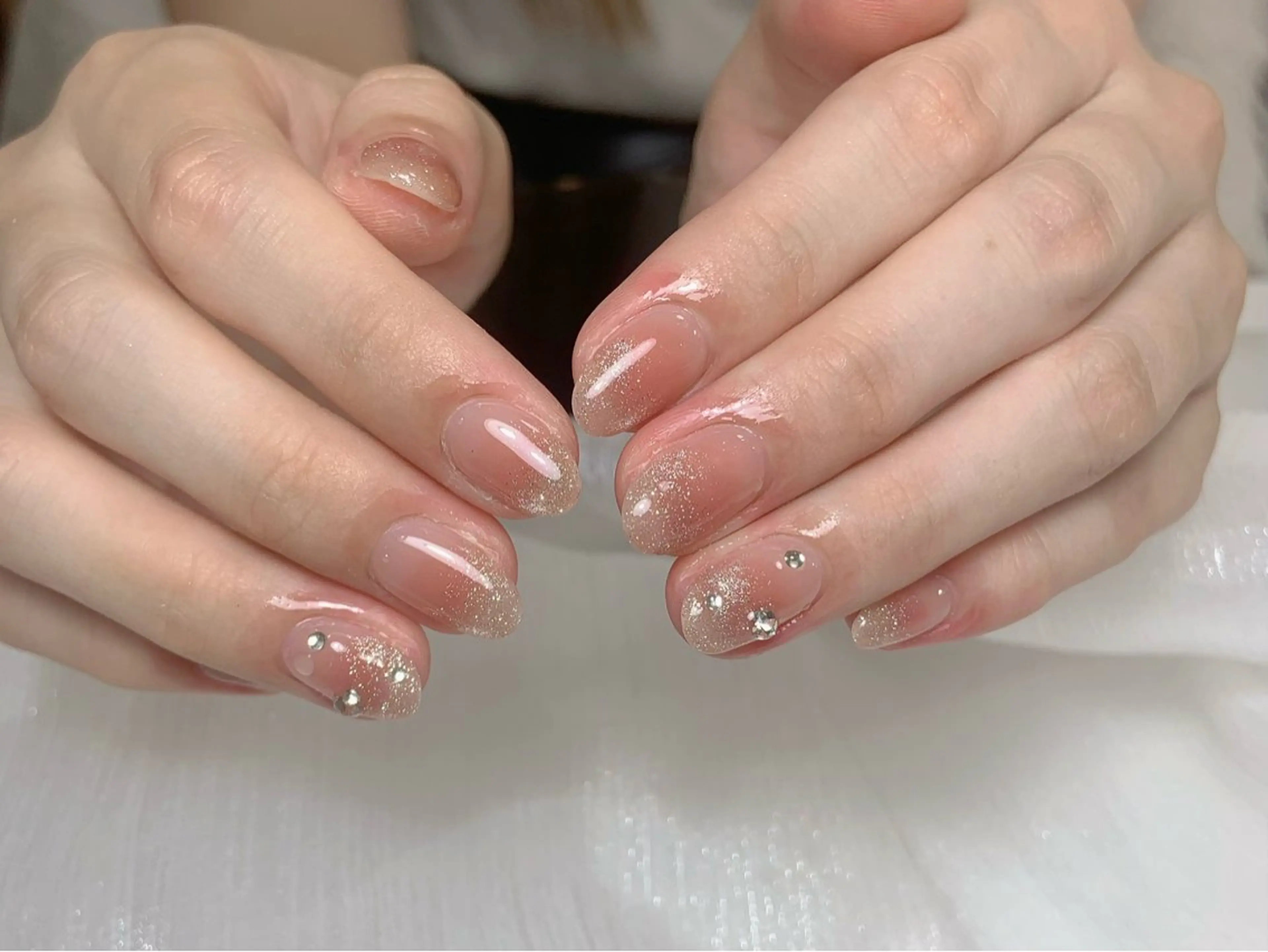 ネイル オーロラネイル チークネイル フレンチネイル ジェルネイル ガラスフレンチ ハンドネイル Nail Jolie所属・Nail Jolieのネイルデザイン