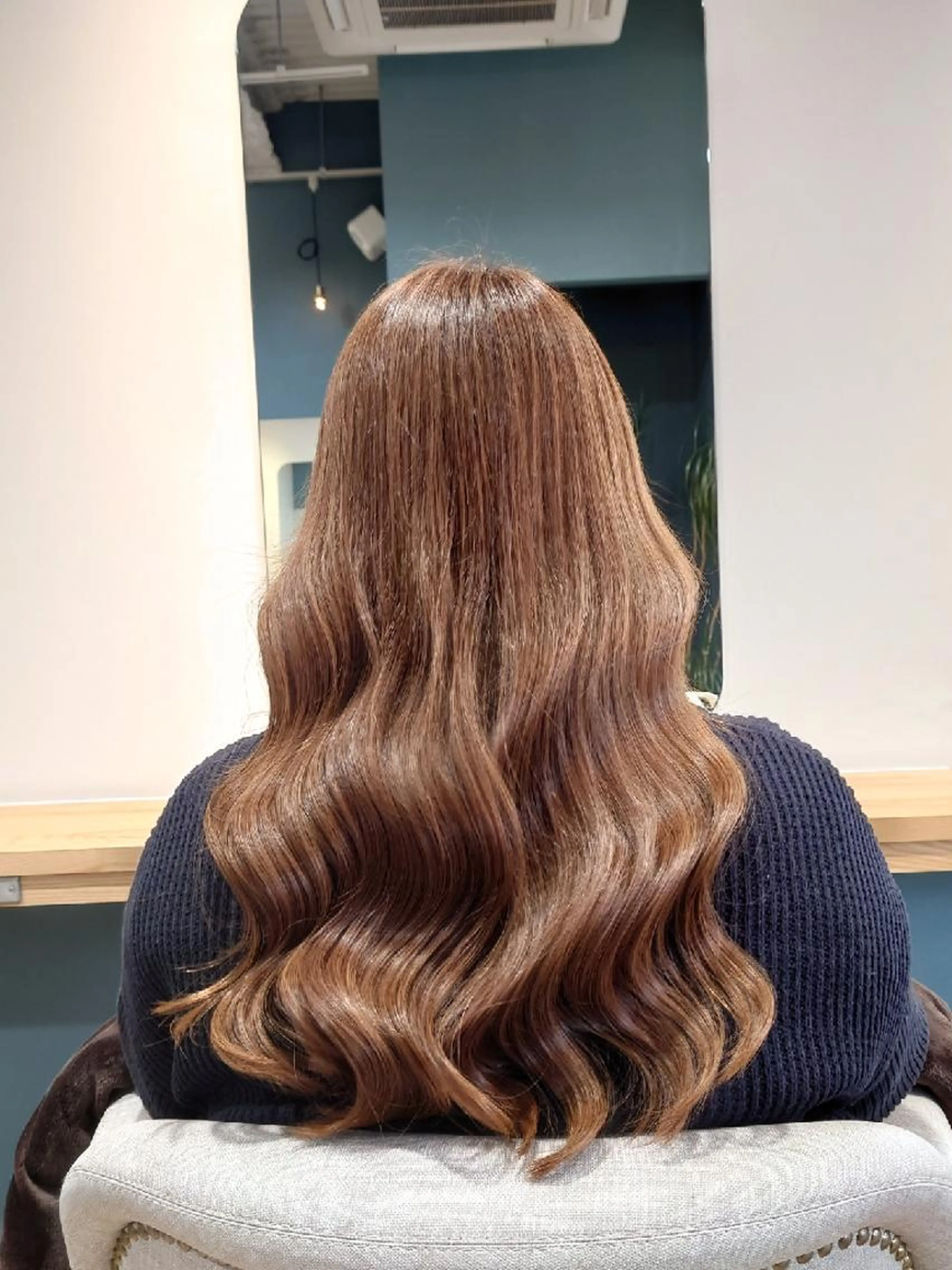 【迷ったときのカラークーポン】　ブリーチなしでも高発色【アルティストカラー】の写真