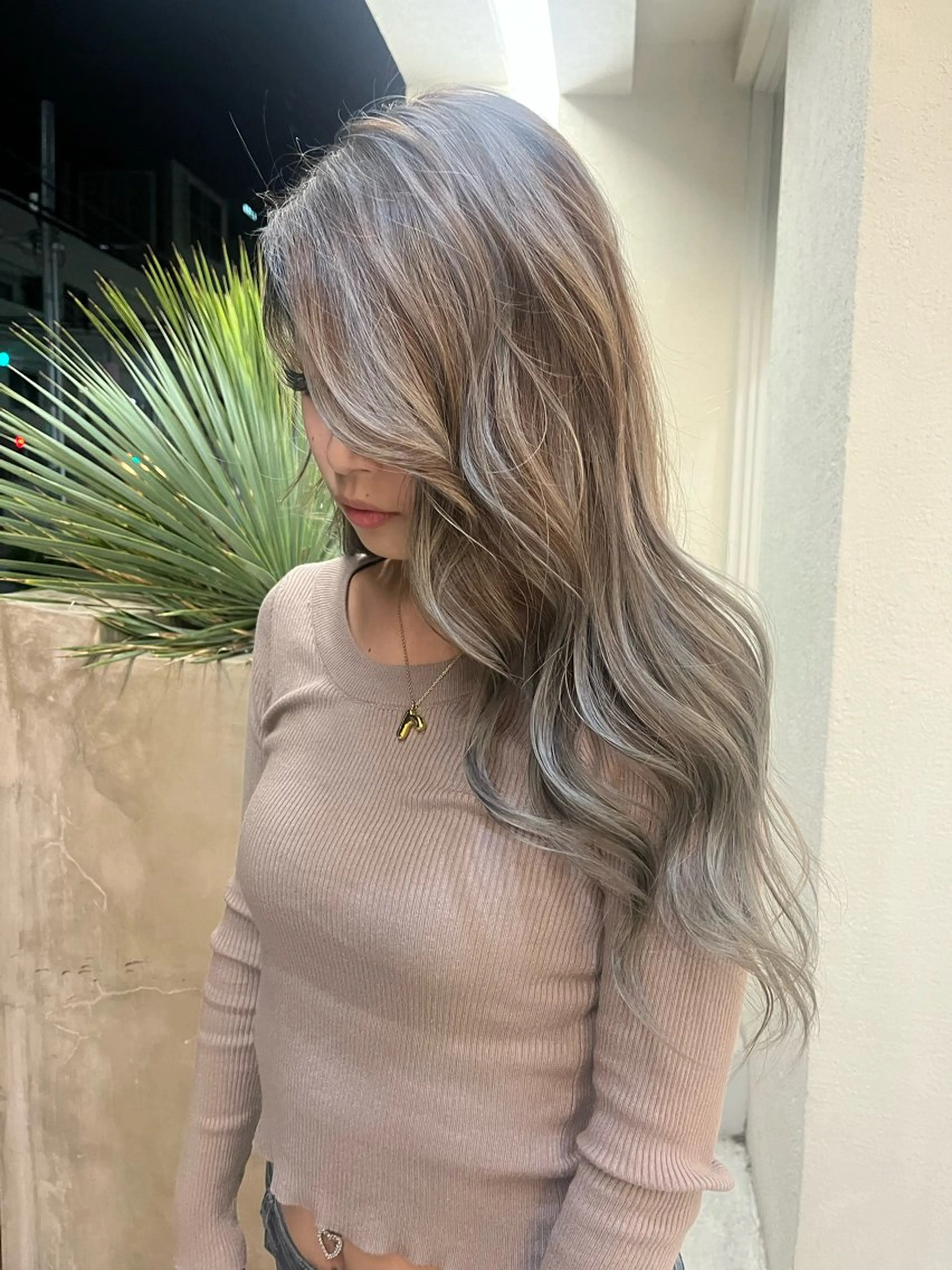 ロング カラー バレイヤージュ ブリーチ ハイライトカラー ハイライト レイヤーカット Emma ecole所属・Emma ecole /栄/RIOのヘアスタイル