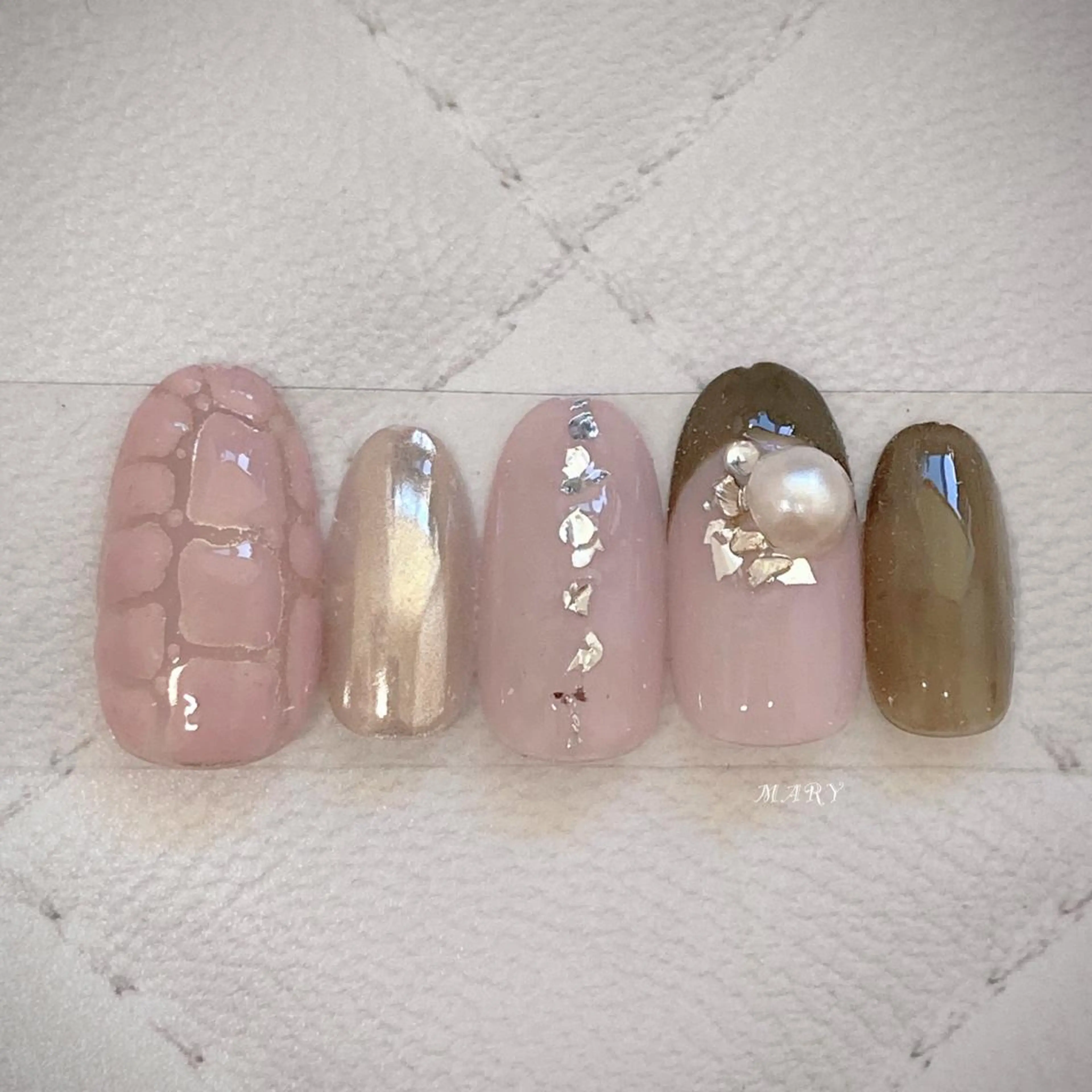 ネイル ミラーネイル ワンカラーネイル ハンドネイル Mary nail所属・Mary nail .narumiのネイルデザイン