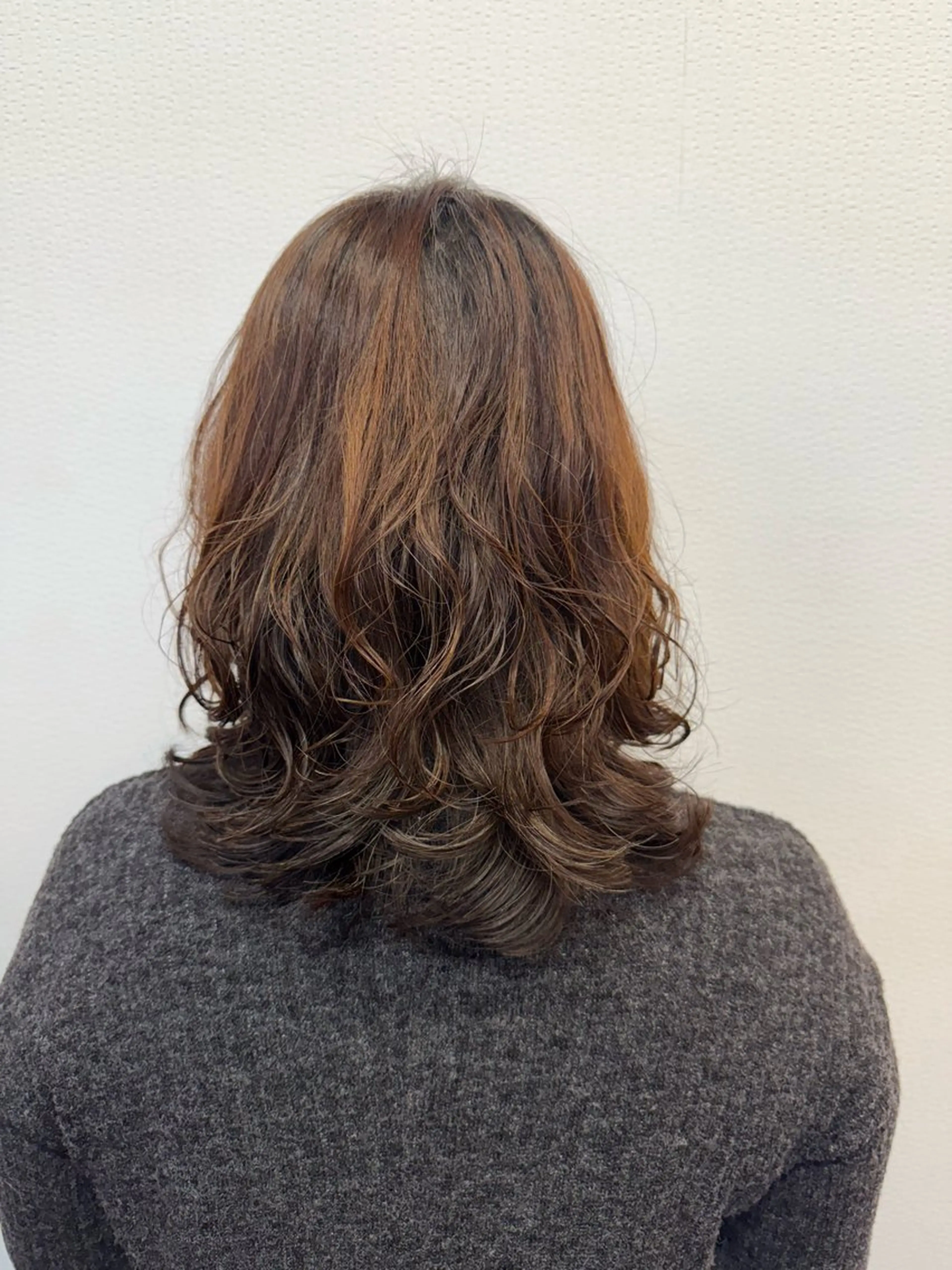 セミロング パーマ 艶カラー🕊️ ✴︎Yukari✴︎のヘアスタイル