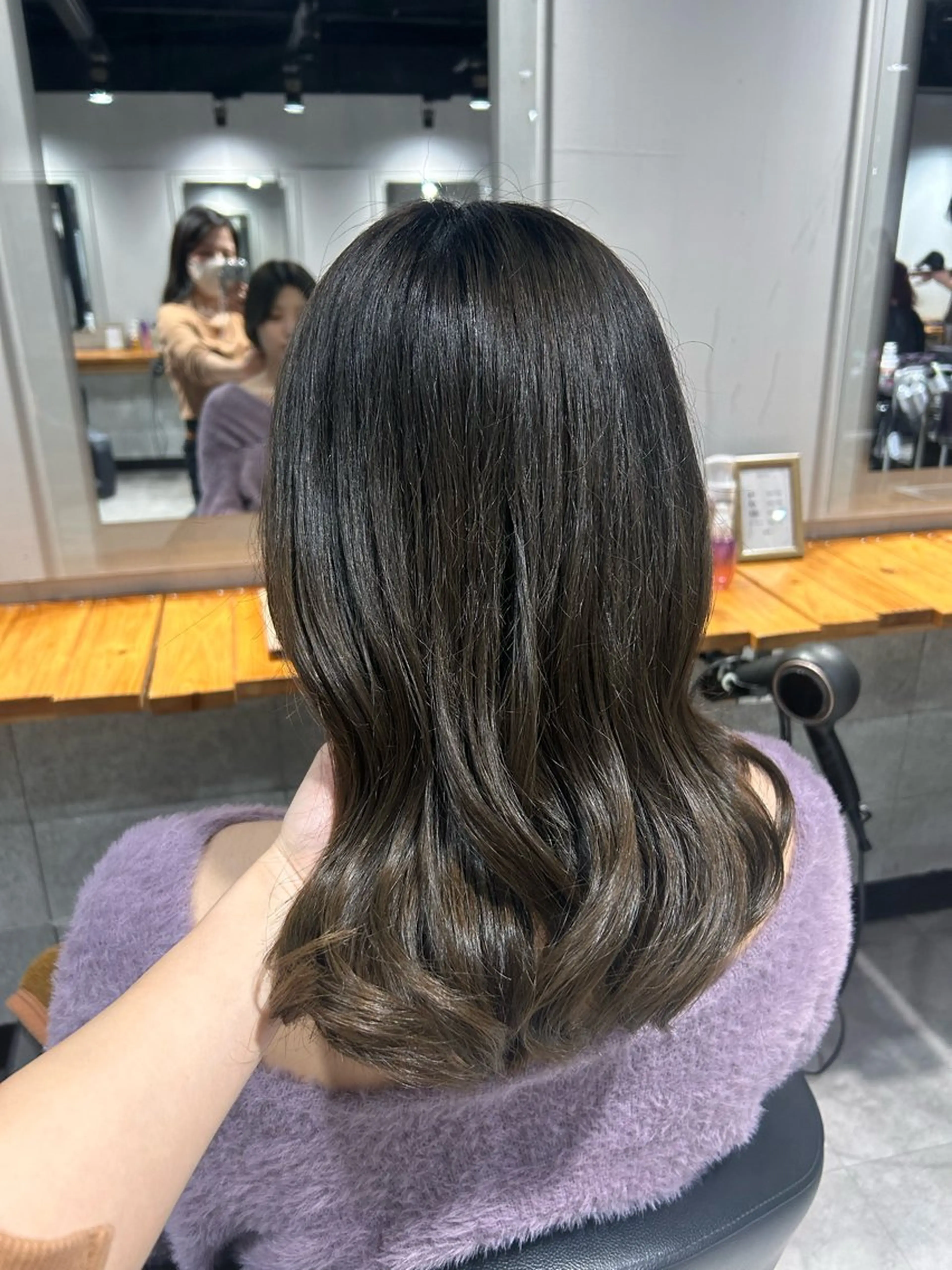 セミロング ヘアカラー ヘッドスパ 韓国Style♡ Nanami🇰🇷のヘアスタイル