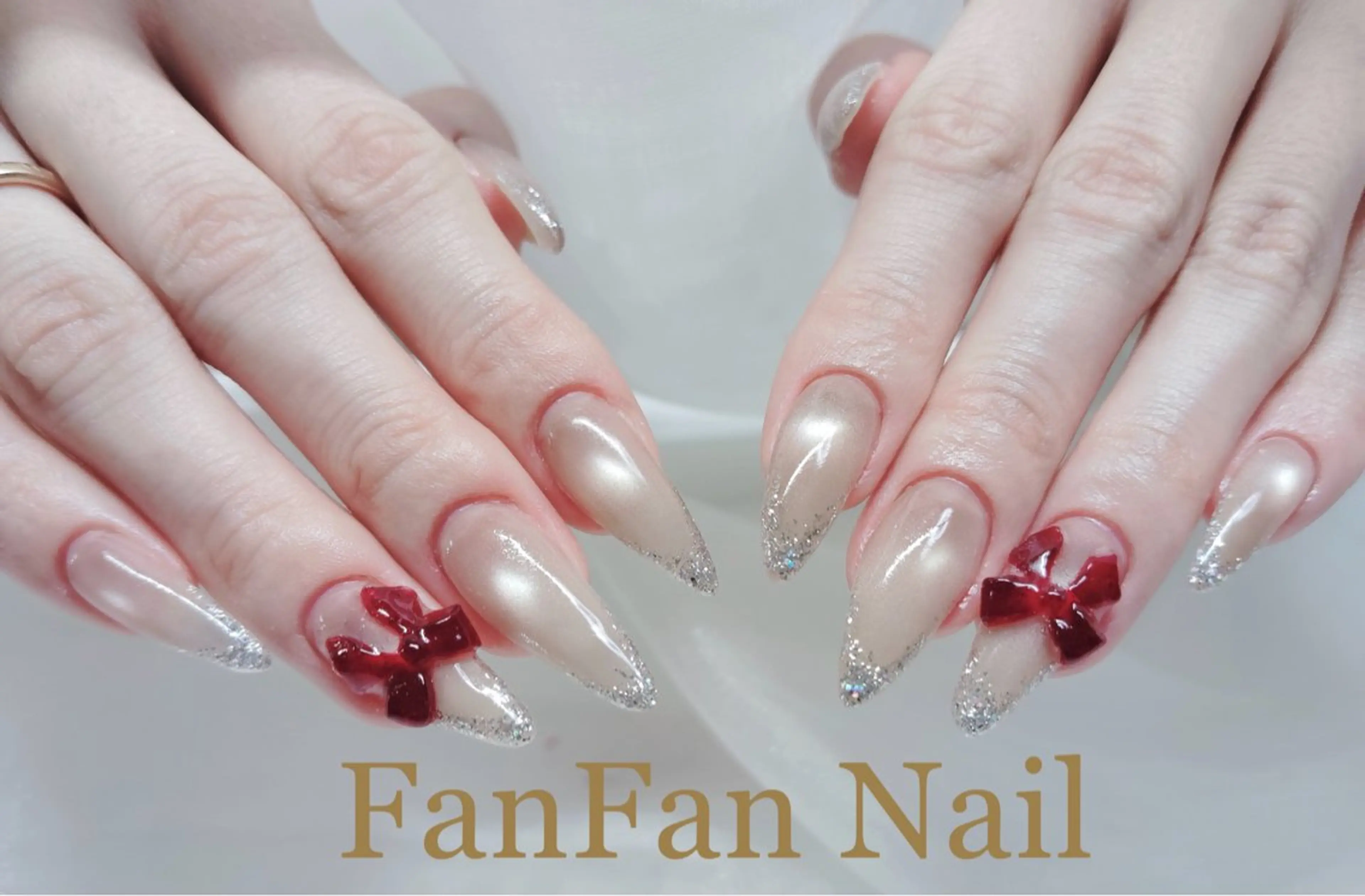 ネイル アートネイル オーロラネイル ガーリー キラキラネイル 韓国ネイル ハンドネイル KaKa FanFanNailのネイルデザイン