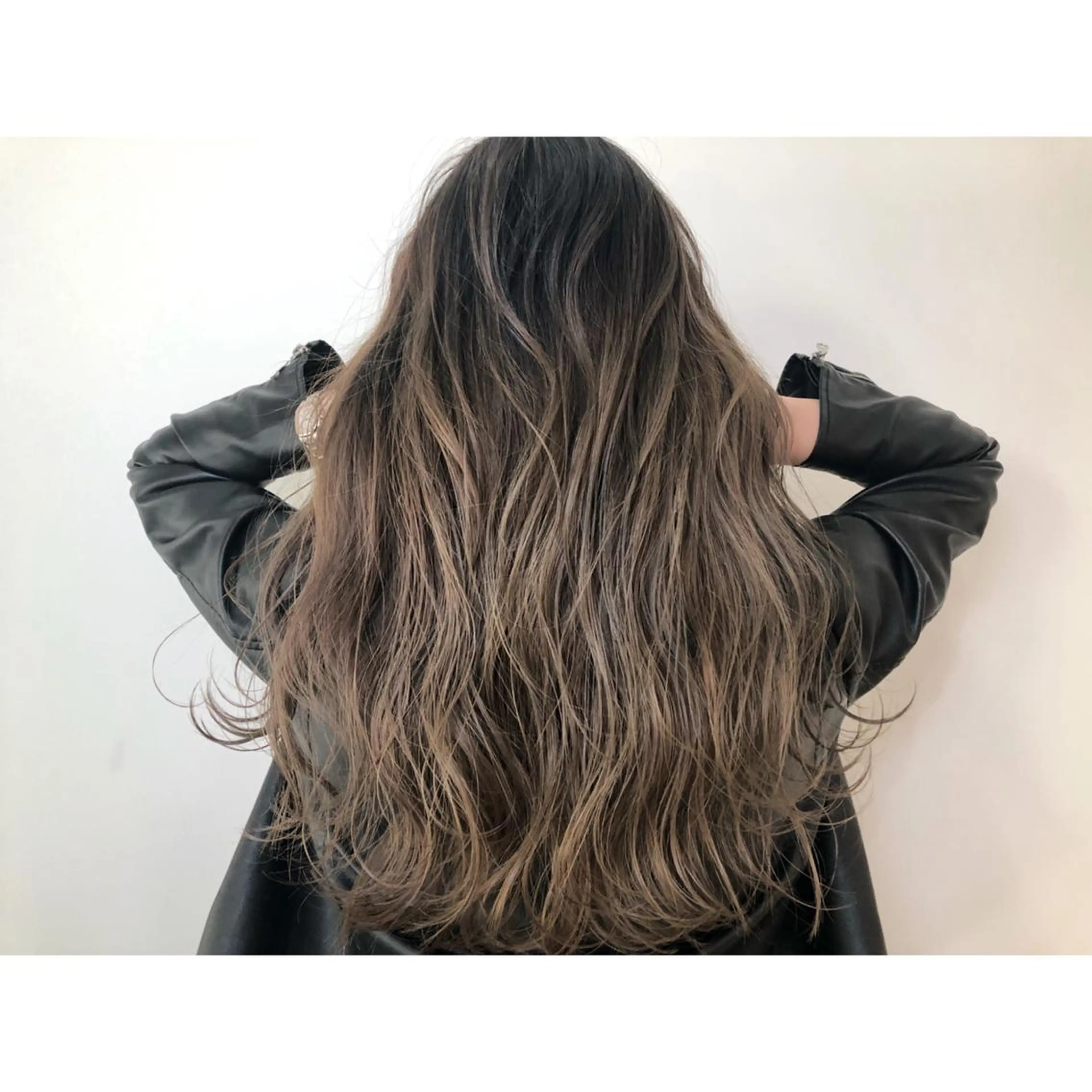 ロング カラー 加藤 利基のヘアスタイル