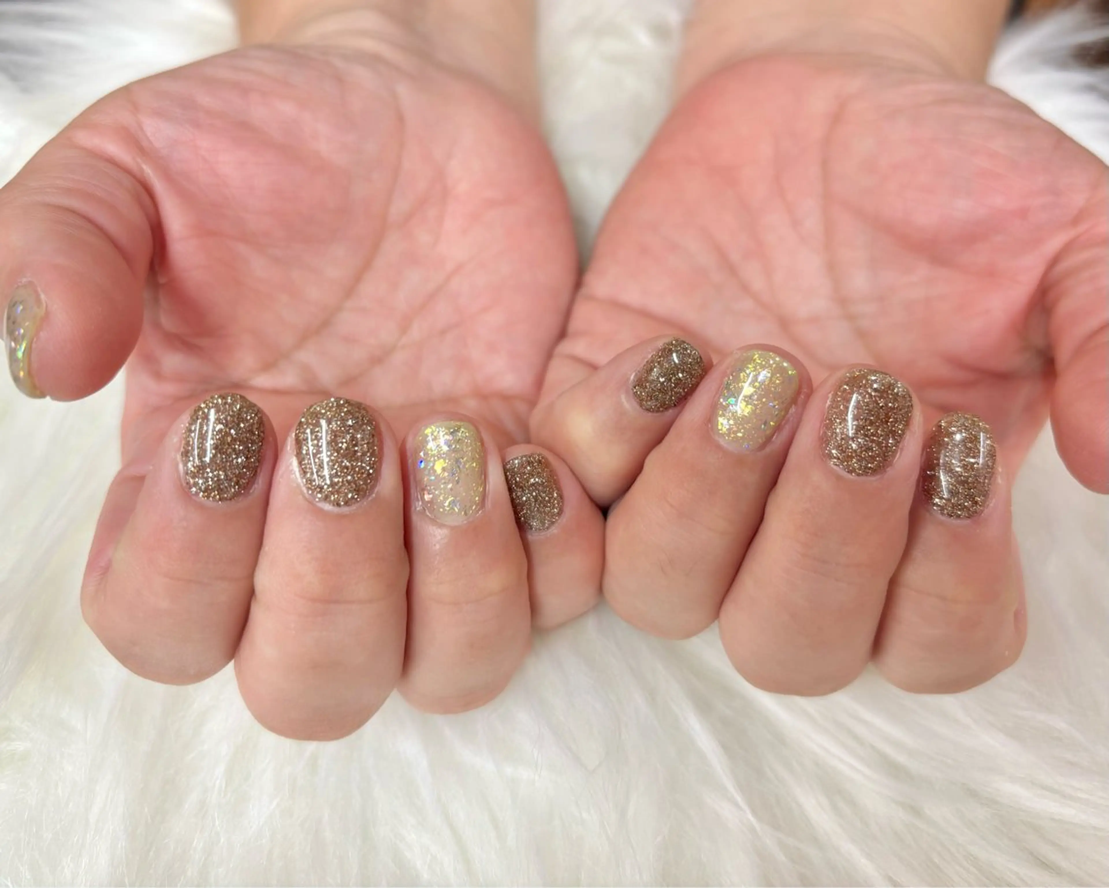 ネイル キラキラネイル シンプルネイル Hübsch所属・Sakura Hのネイルデザイン