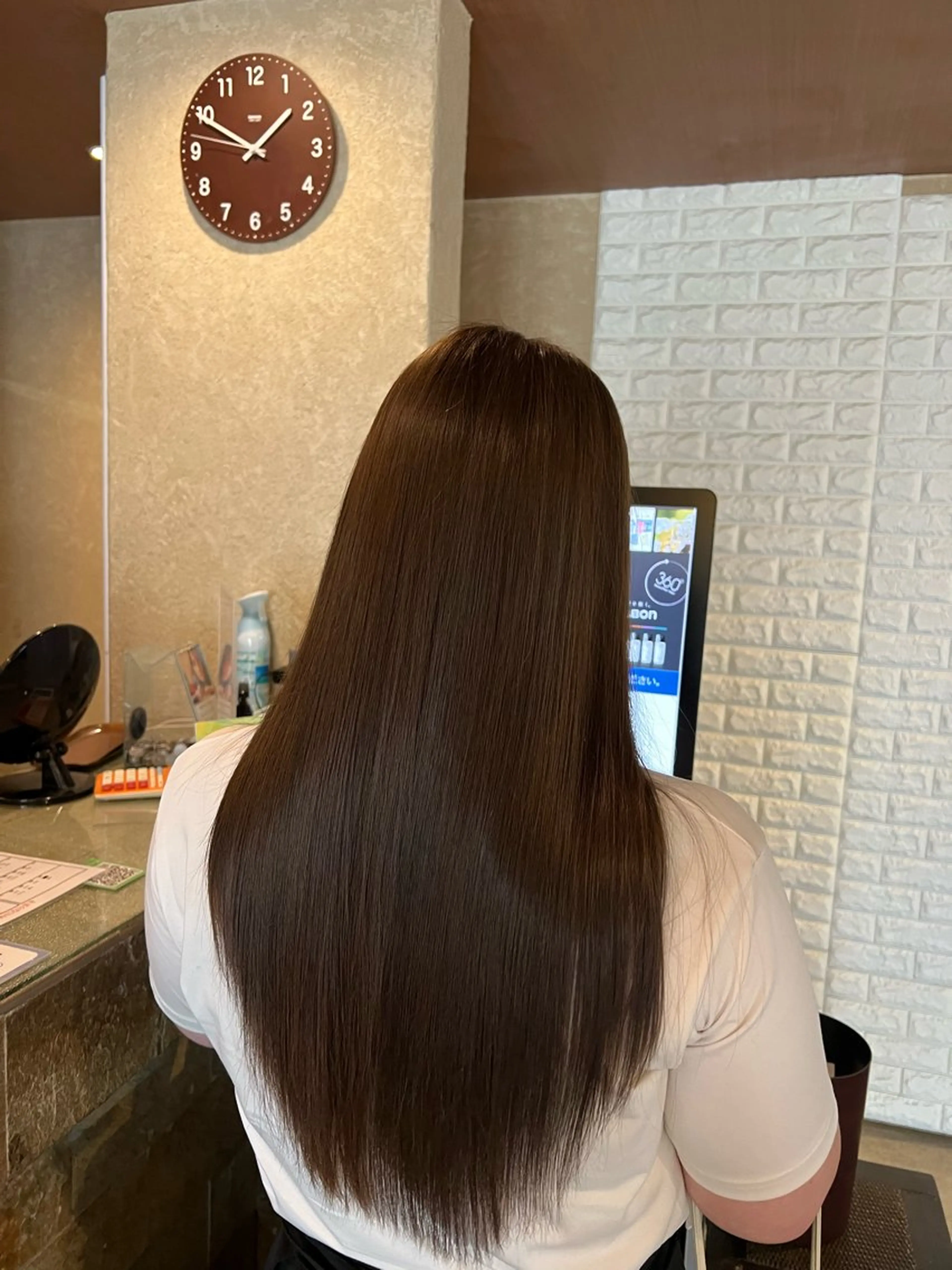 ロング カット 縮毛矯正 トリートメント Lee東三国　櫻井 睦樹のヘアスタイル