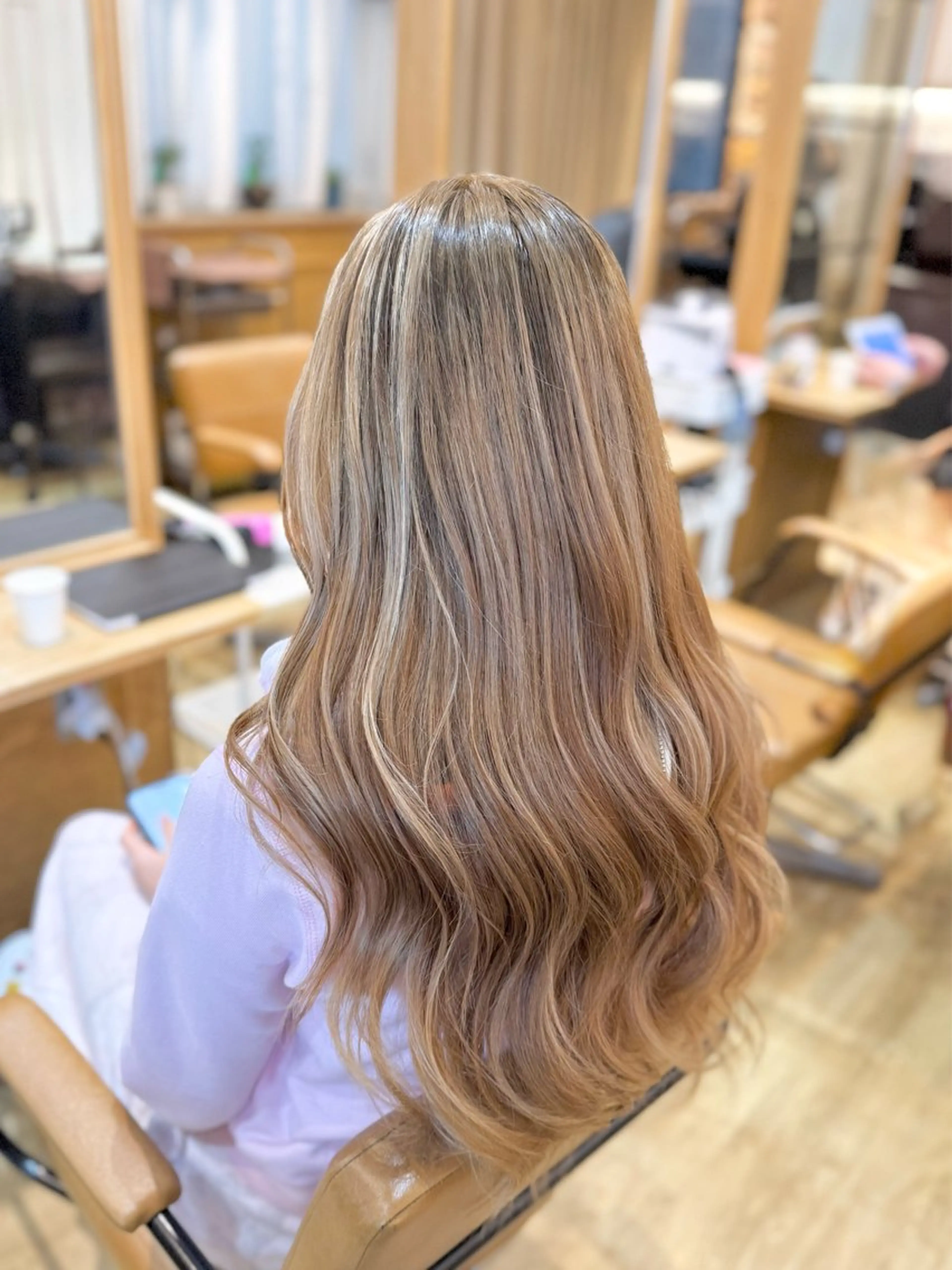 ロング ハイライト レイヤーカット ヘアカラー ヘアメイク美容師 🦋サカモトレナ🦋のヘアスタイル