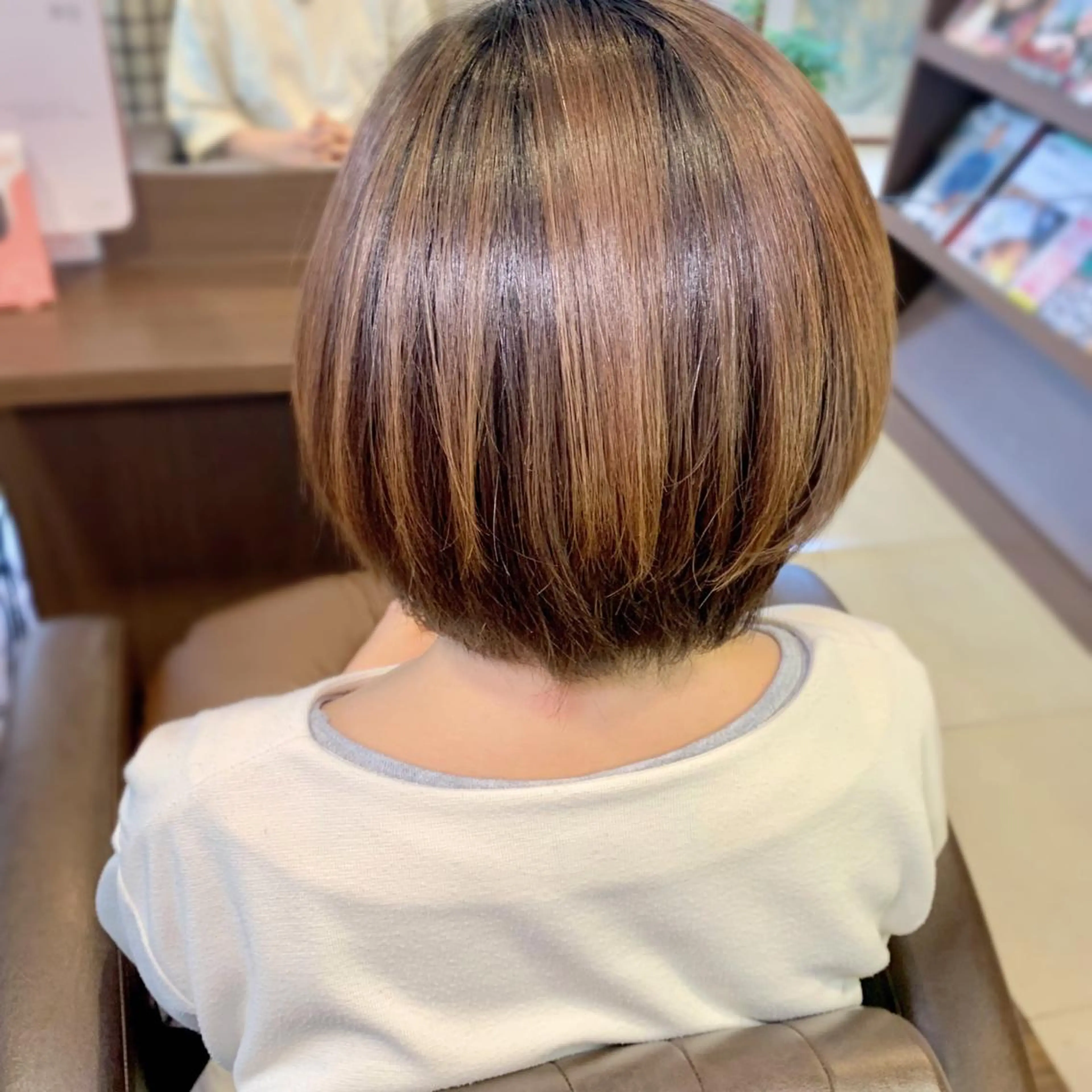ショート カラー ブリーチ ダブルカラー ブリーチなしカラー ヘアカラー 加藤 ひろこのヘアスタイル