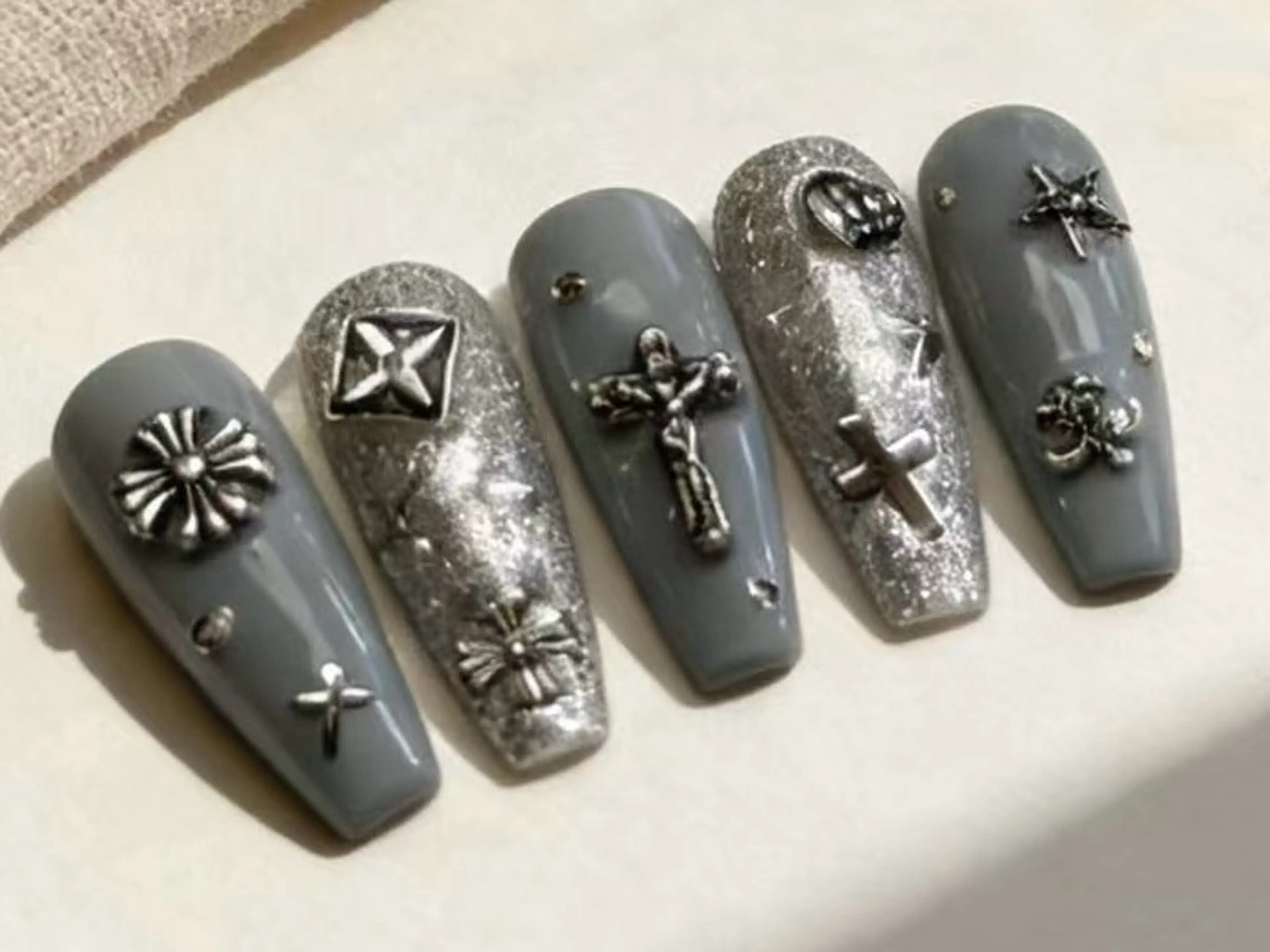 ハンドネイル（付け放題）の写真