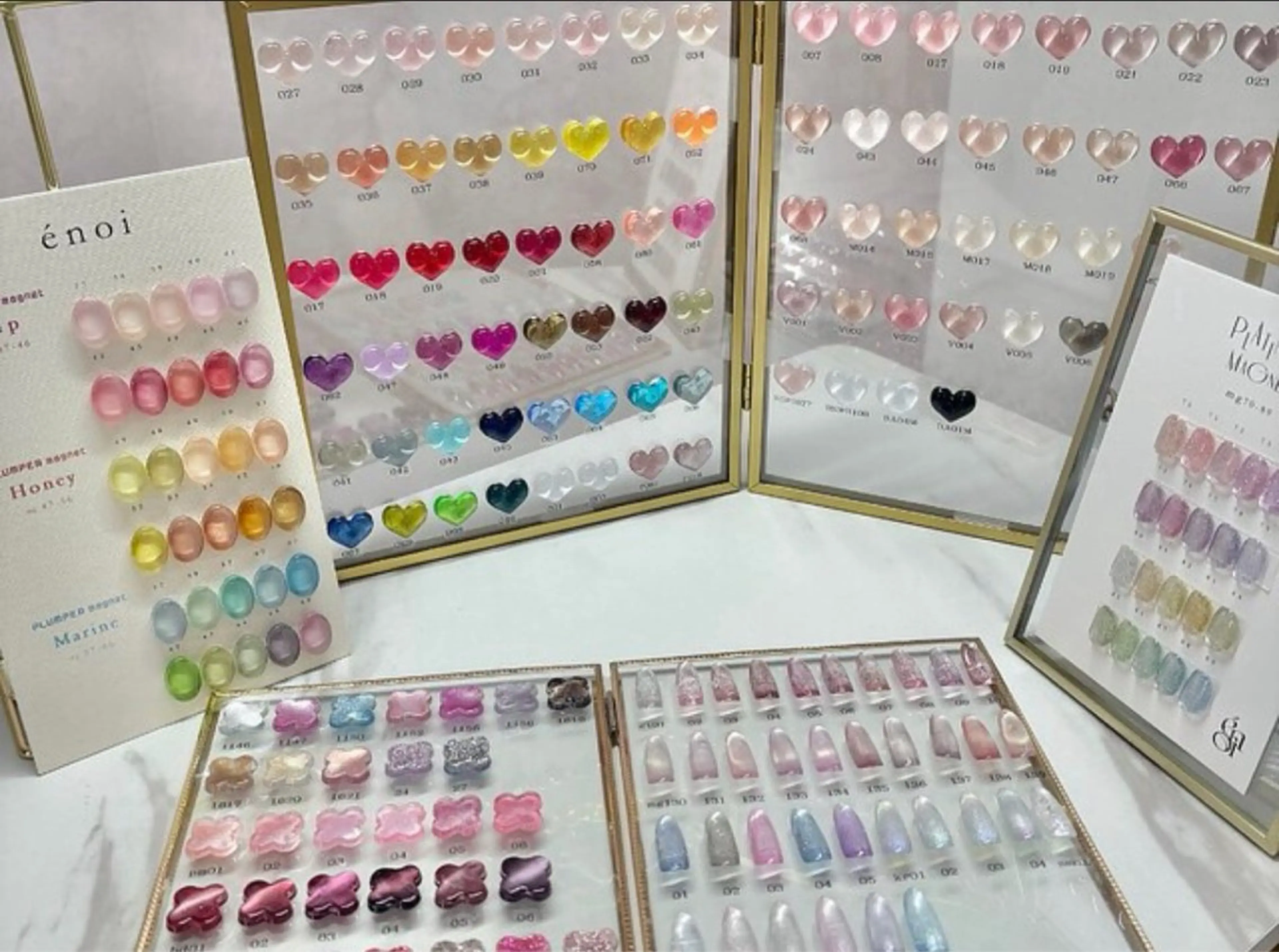 ミディアム ハンドネイル lilivelle KIRARIのネイルデザイン