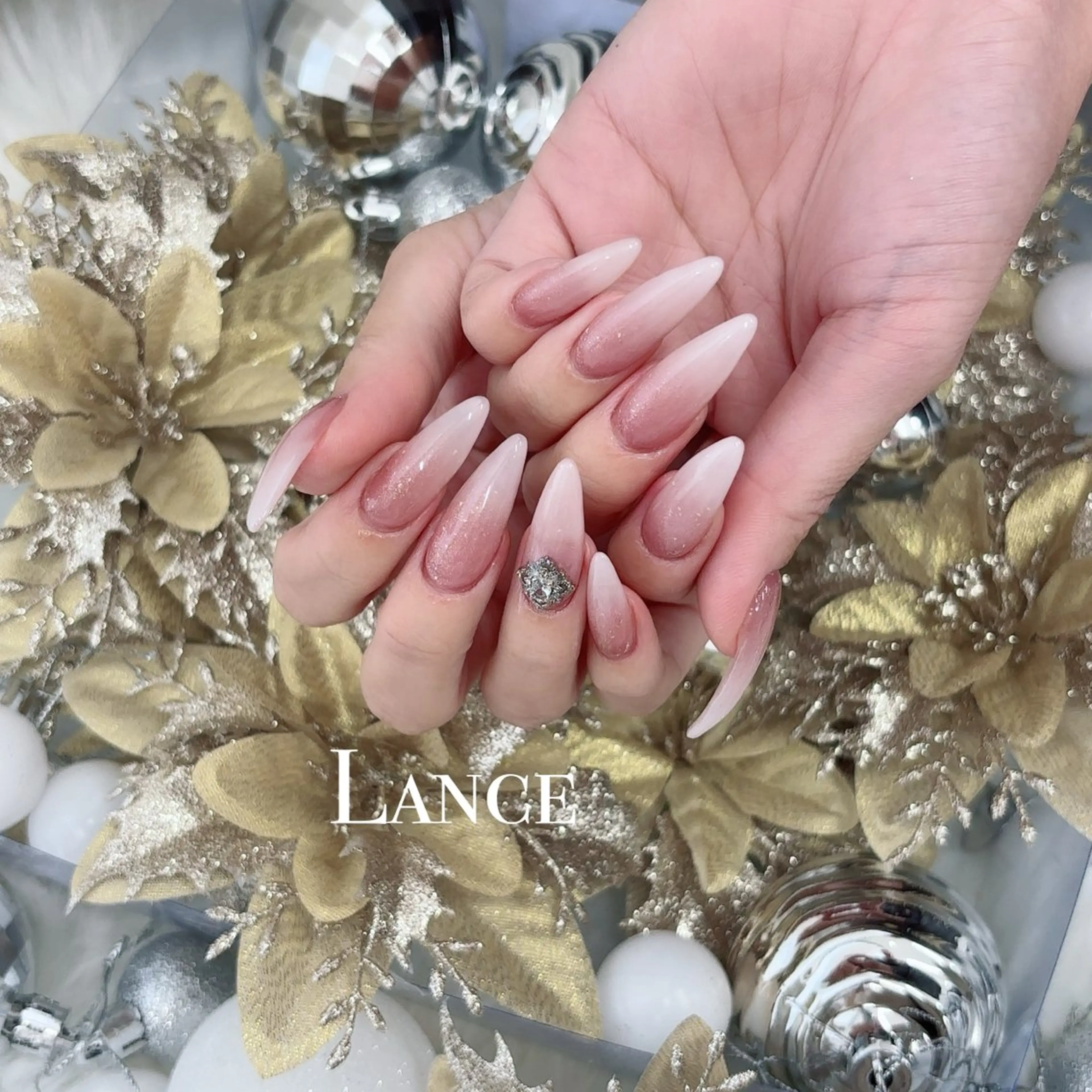 ネイル オーロラネイル フットネイル フレンチネイル ガラスフレンチ 氷ネイル・うるうるネイル ハンドネイル Lance nailのネイルデザイン