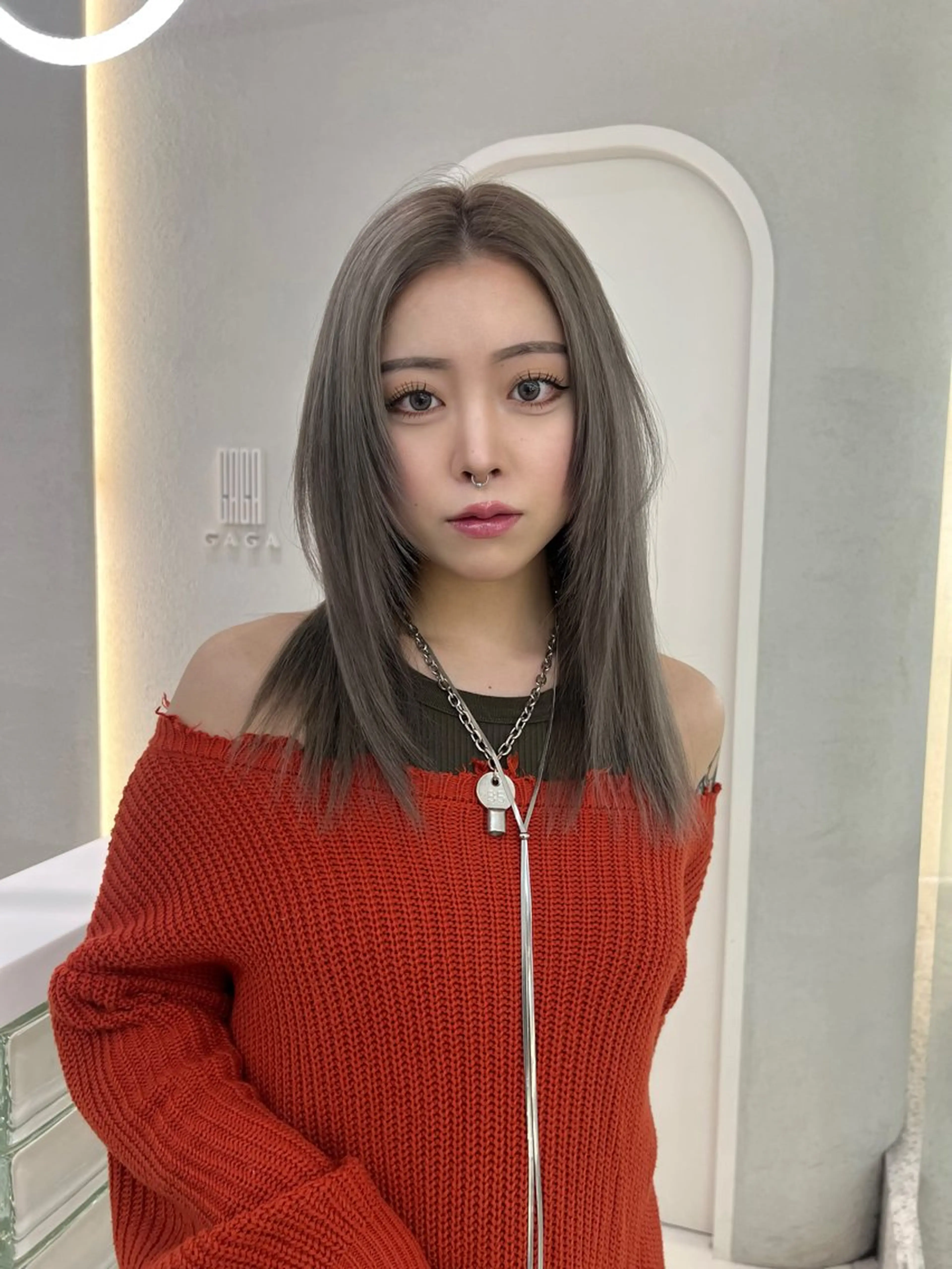 セミロング カラー 顔周りカット レイヤーカット GAGA所属・GAGA AMIKAのヘアスタイル