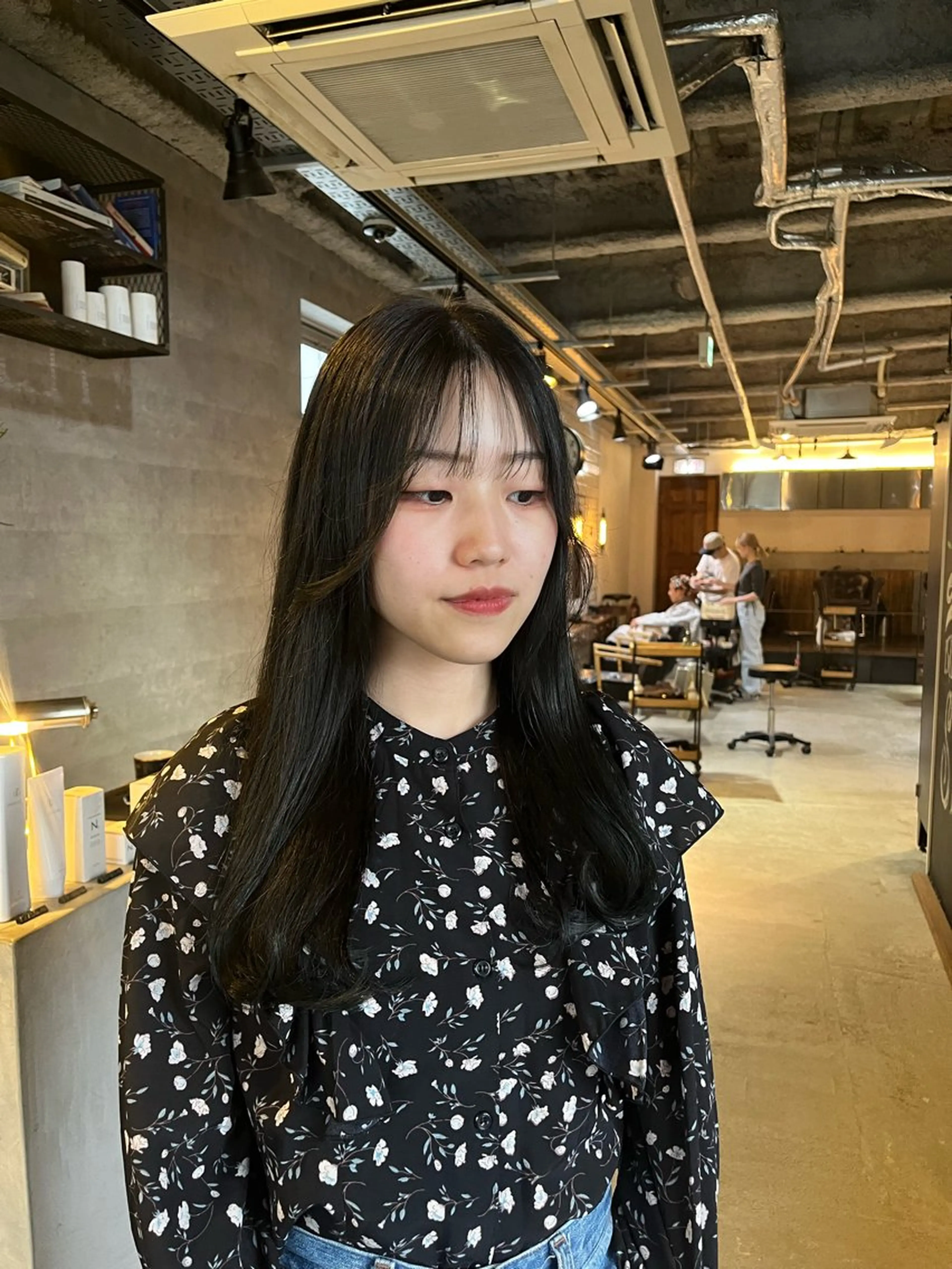 ロング カラー 透明感カラー オリーブグレー the OSCAR所属・韓国ヘアスタイリスト Harukaのヘアスタイル