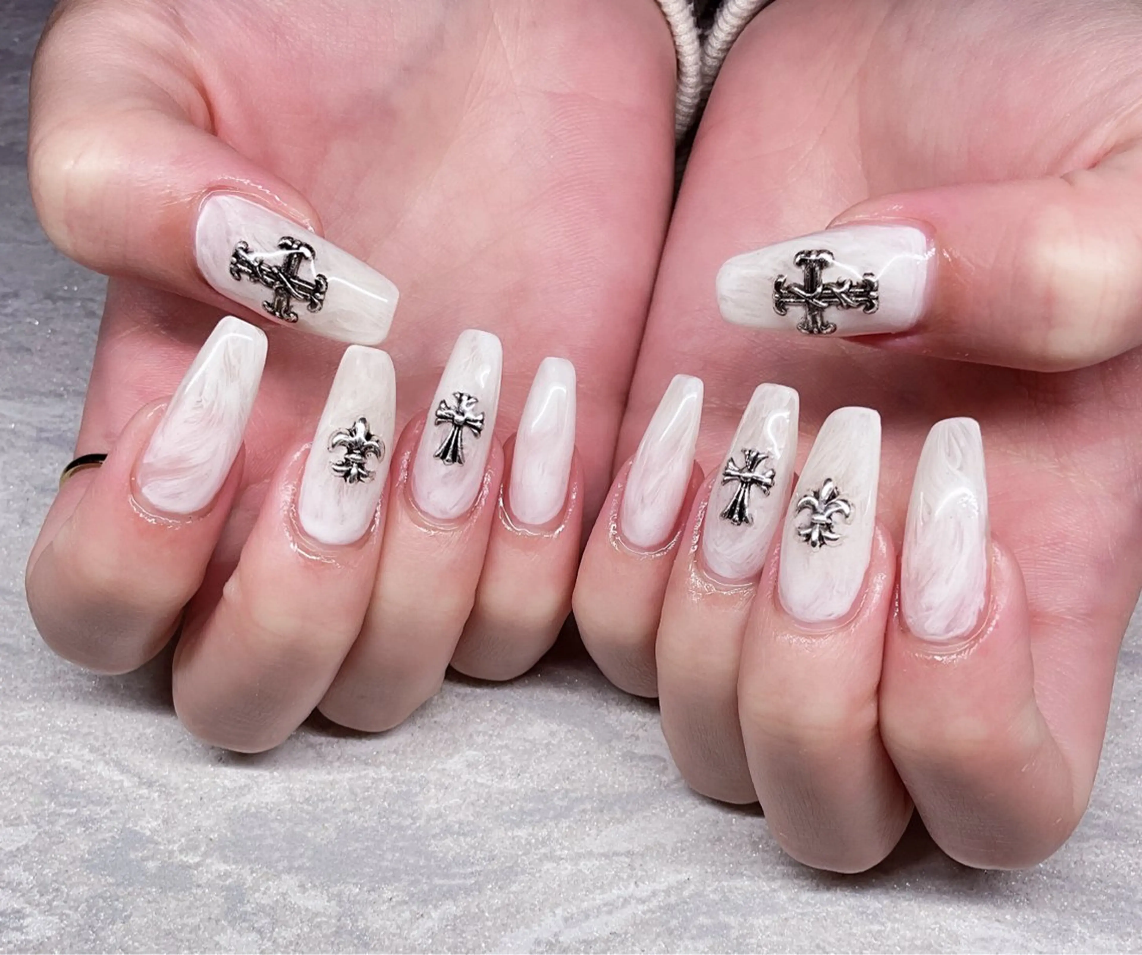 ネイル ハンドネイル R inのネイルデザイン