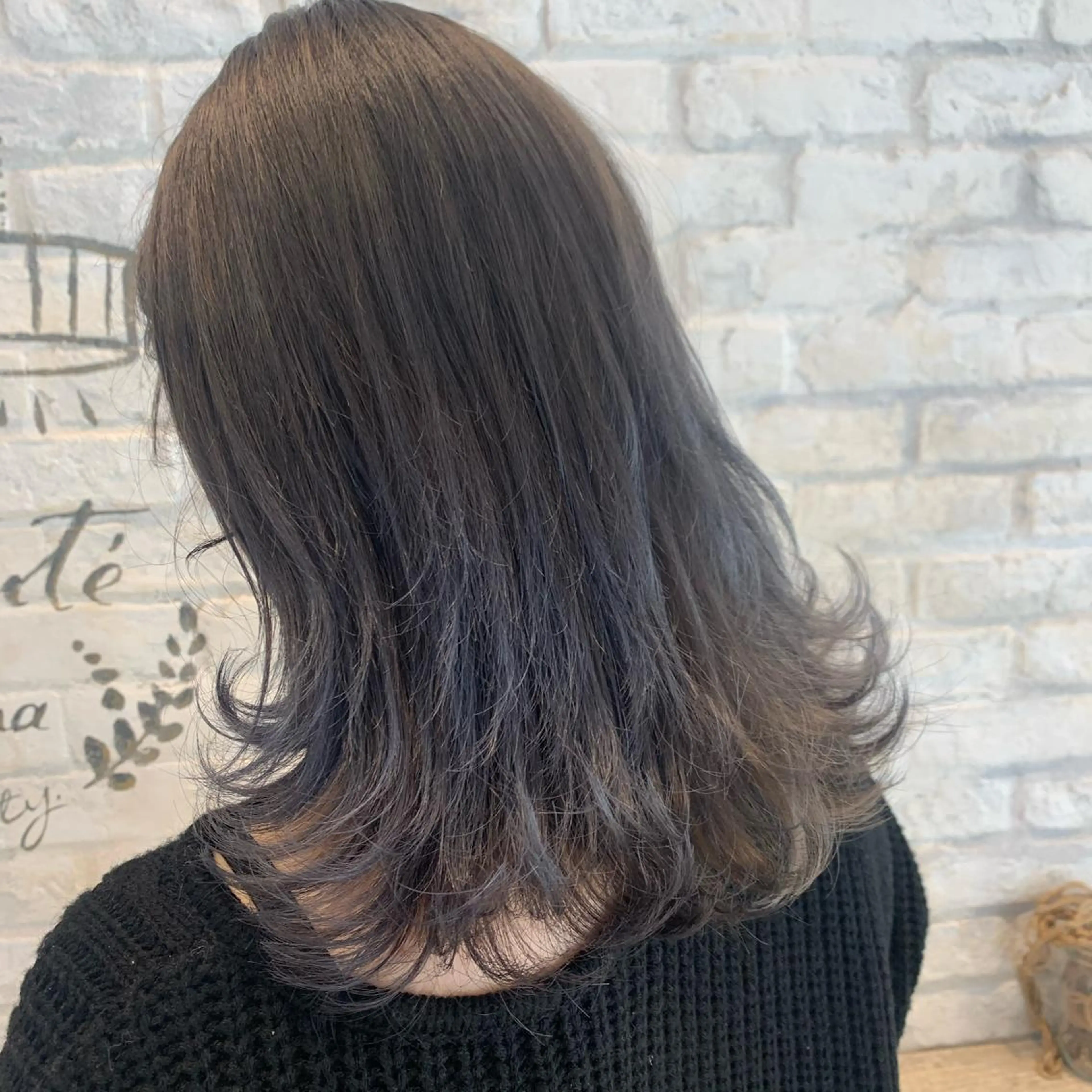 セミロング EARTH  紫竹山 🦋本間未来🦋のヘアスタイル