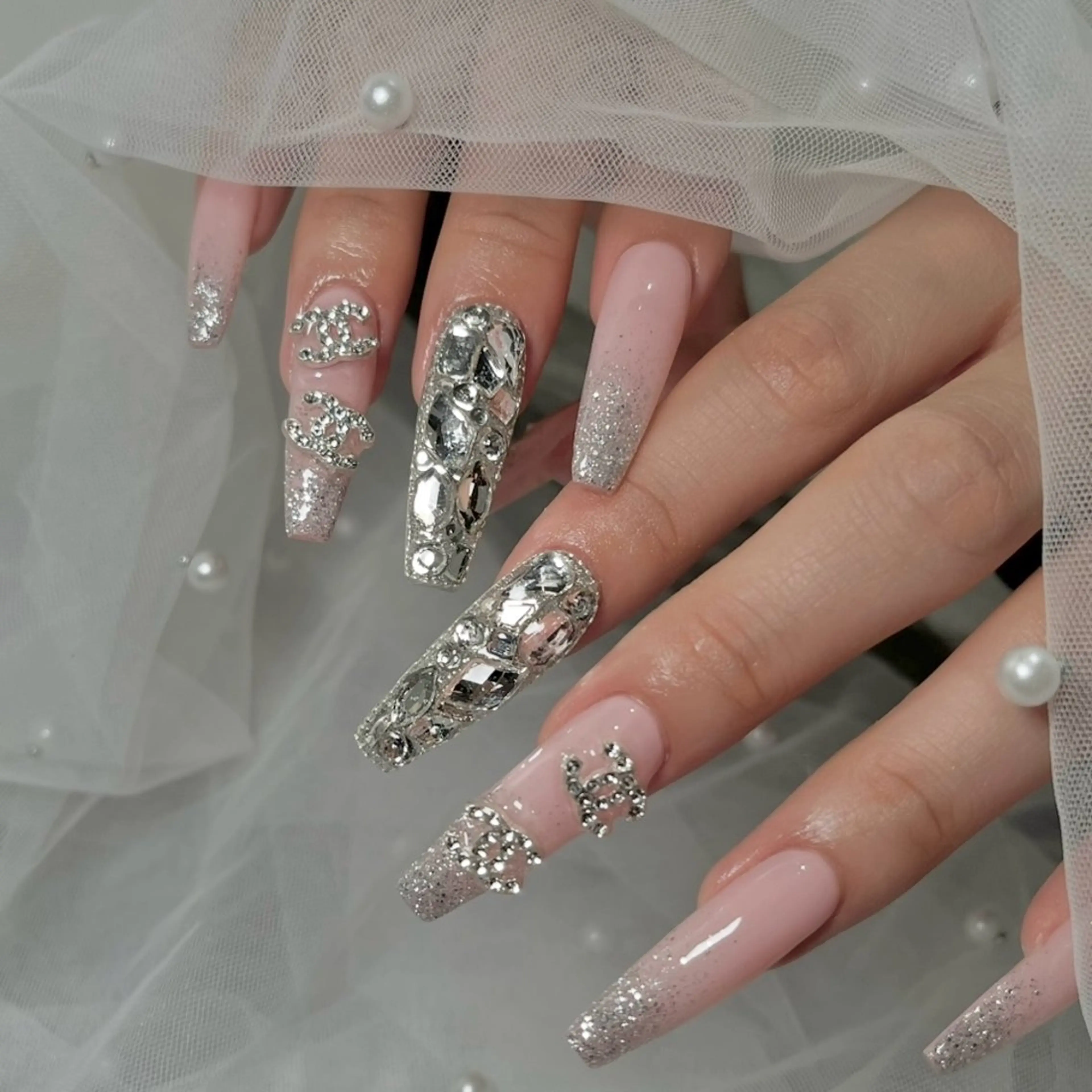 ネイル ハンドネイル NEO Beauty Salon所属・𝐍𝐄𝐎 𝐉𝐔𝐑𝐈のネイルデザイン