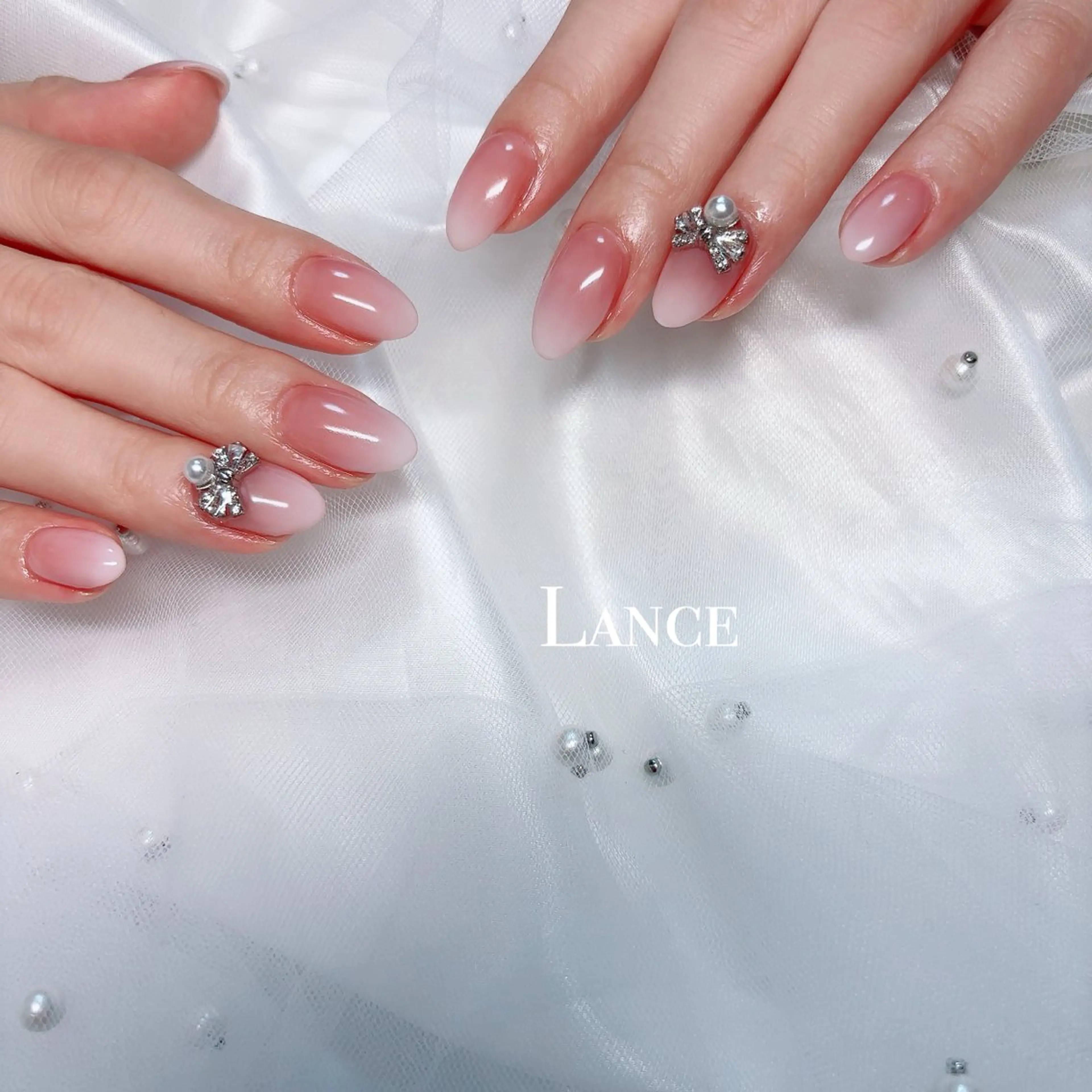 ネイル オーロラネイル フットネイル フレンチネイル キラキラネイル 韓国ネイル ハンドネイル Lance nailのネイルデザイン