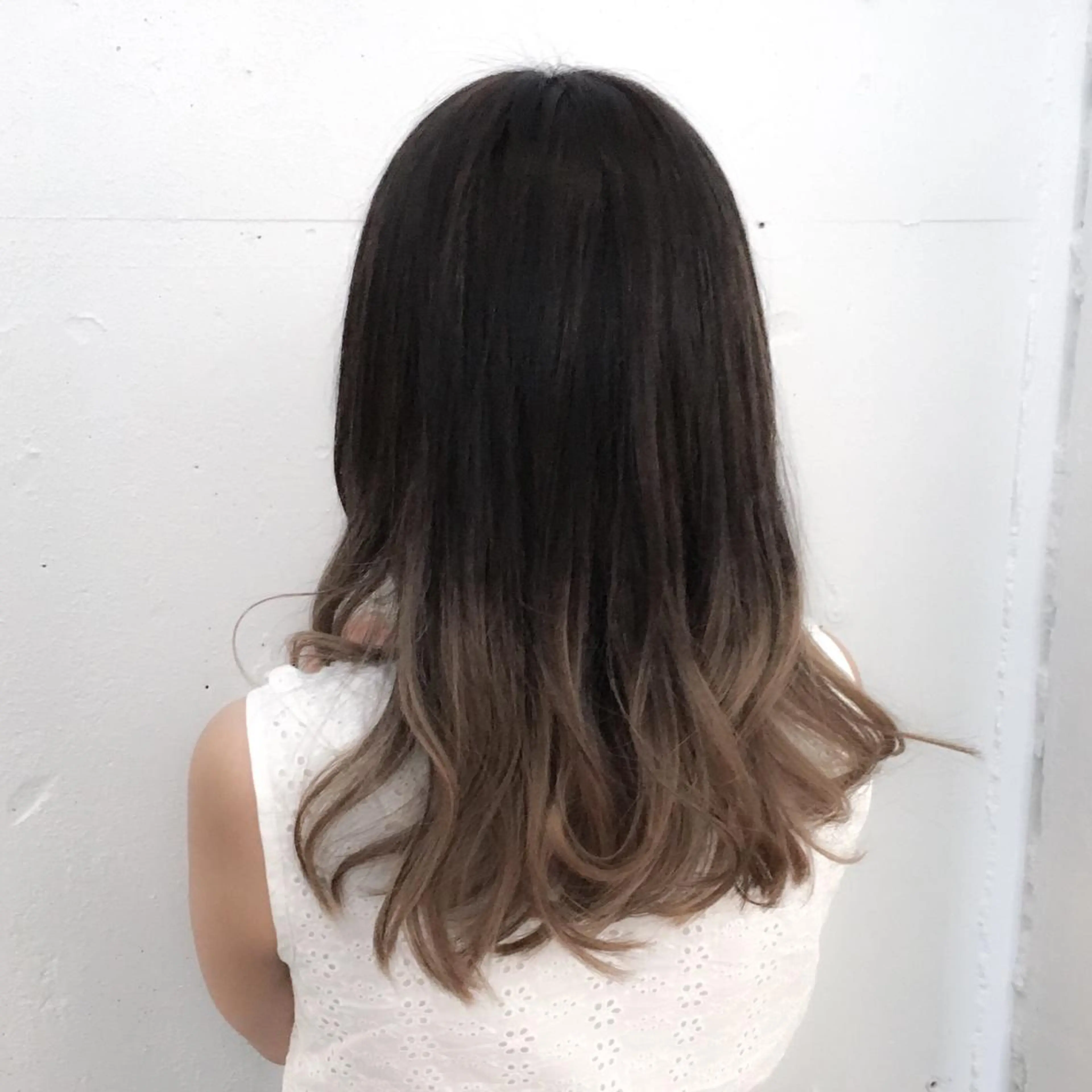 セミロング カラー ヘアカラー トミタ アツシのヘアスタイル