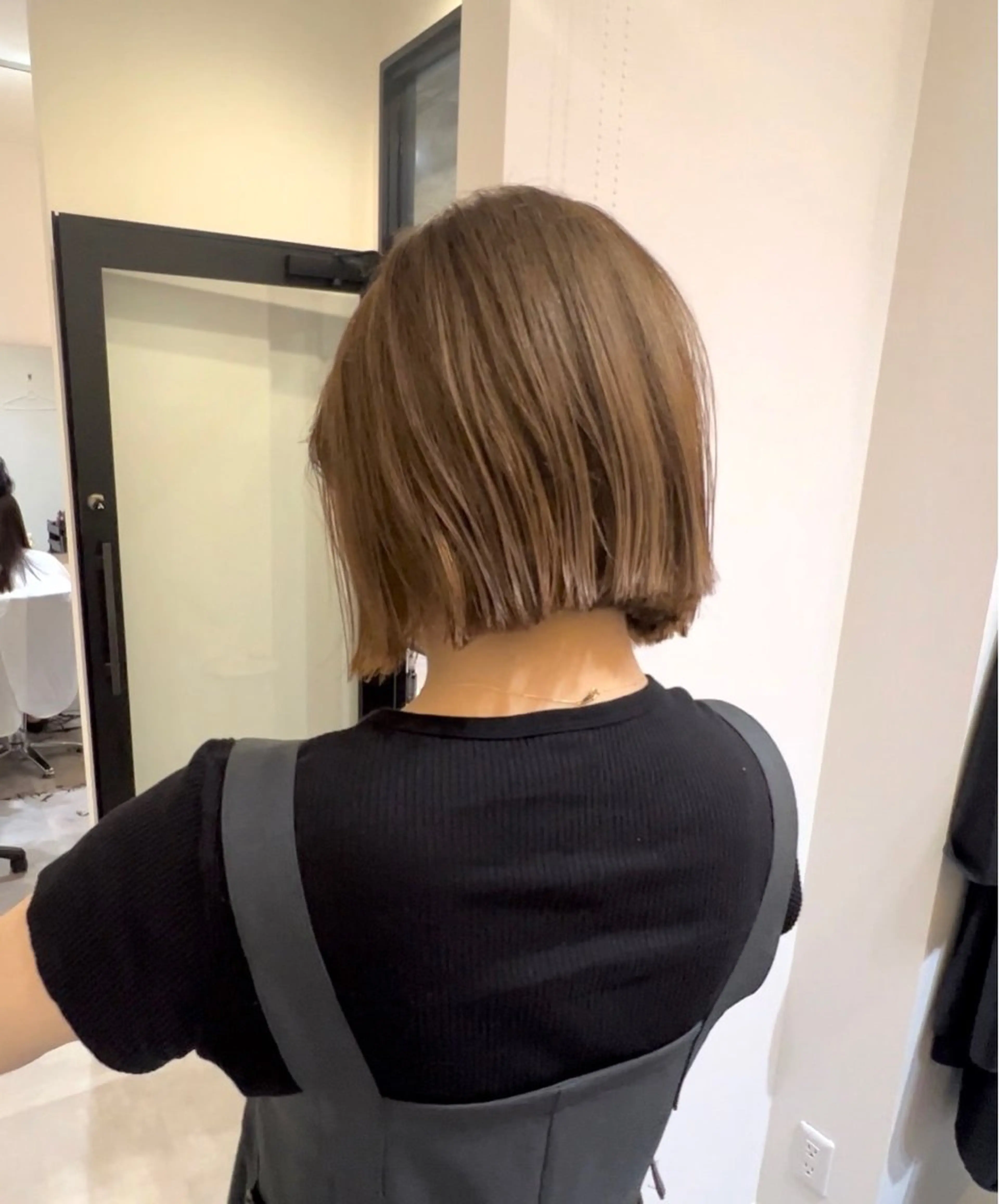 ショート カラー 切りっぱなしボブ ボブ カット ヘアカラー トリートメント しおり/パーマ/ newi町田のヘアスタイル