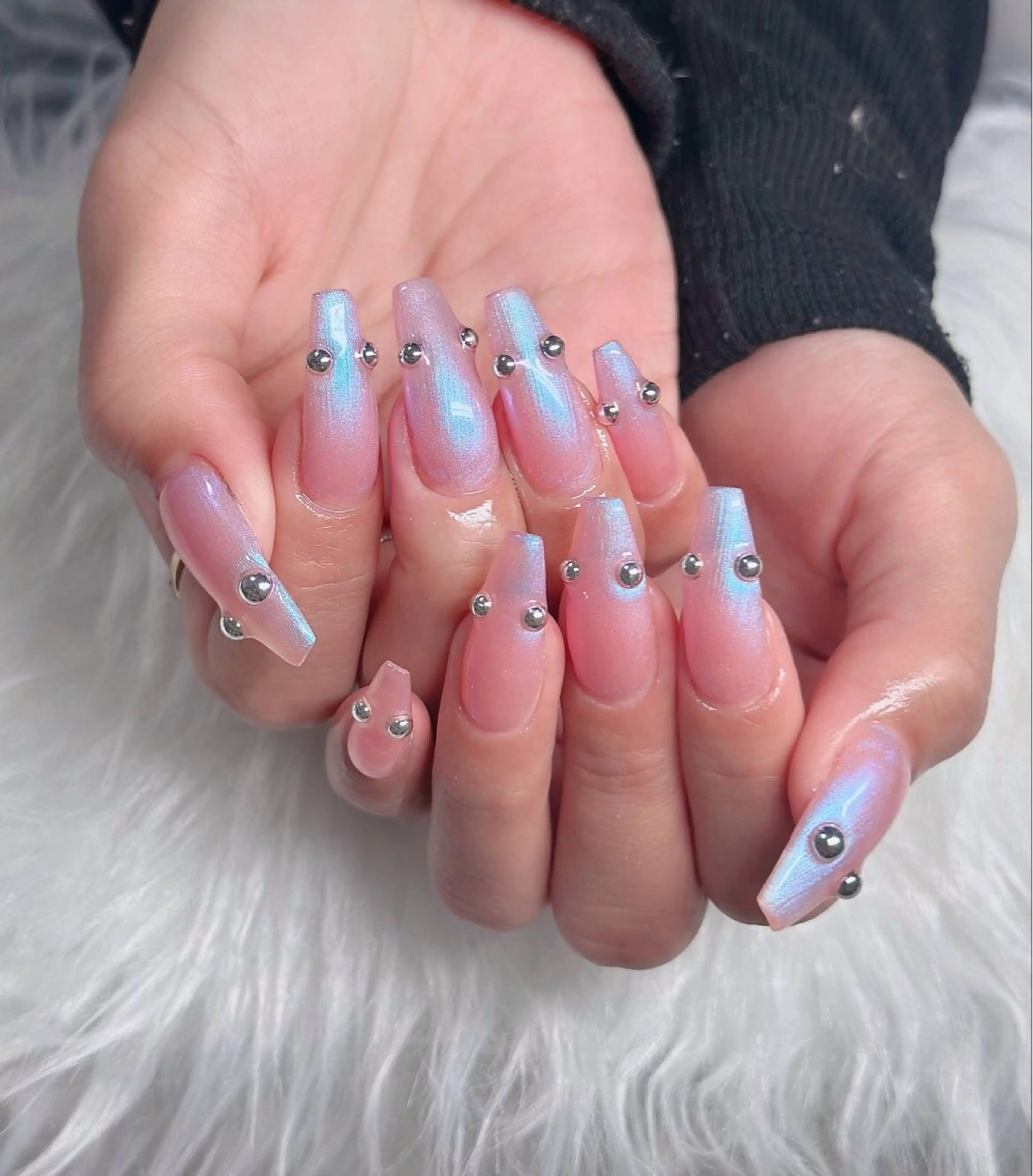 ネイル オーロラネイル フレンチネイル ジェルネイル ハロウィン キラキラネイル H.baby Nail Salonのネイルデザイン