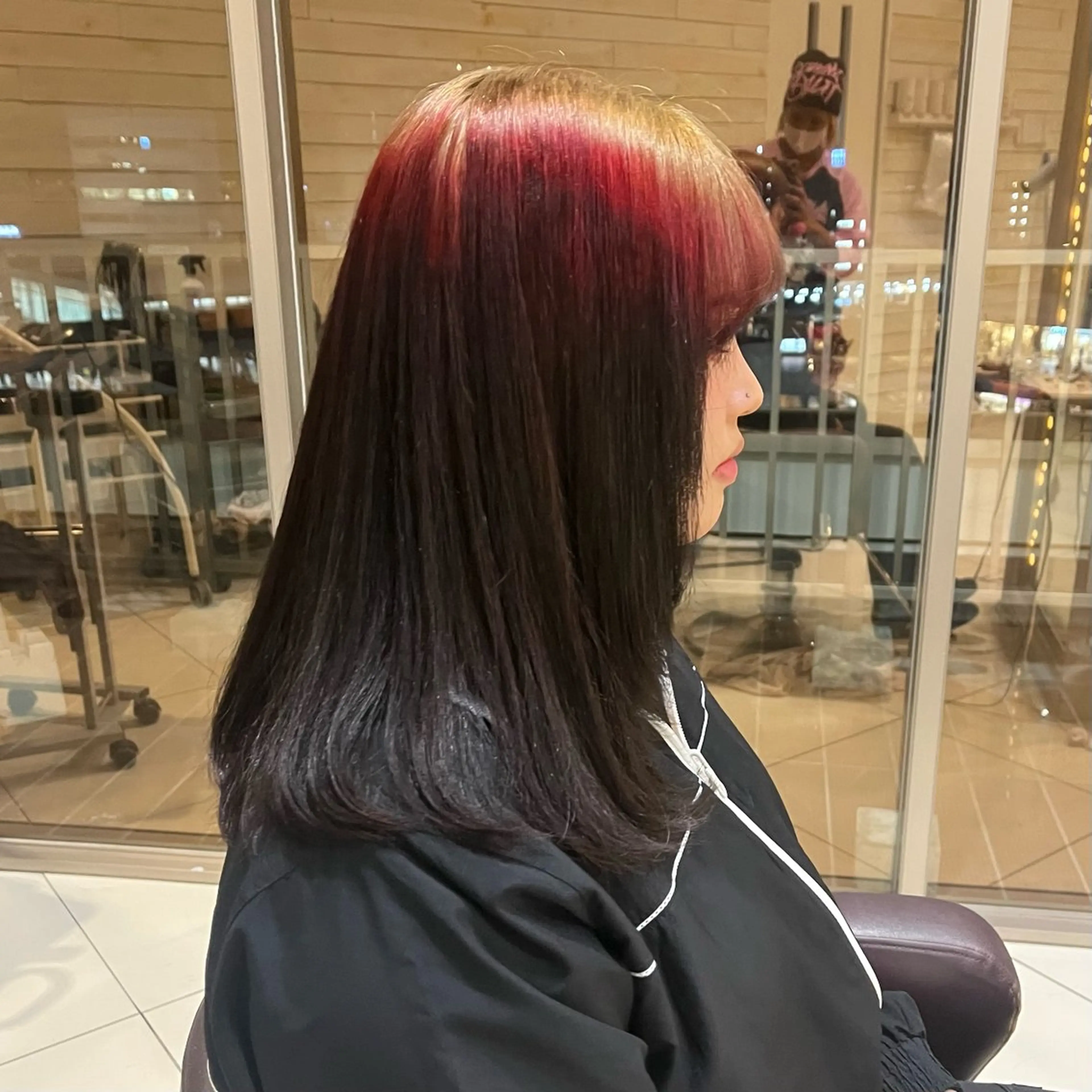 セミロング ヘアカラー らいむ/暖色/ルーツ /イヤリングカラーのヘアスタイル