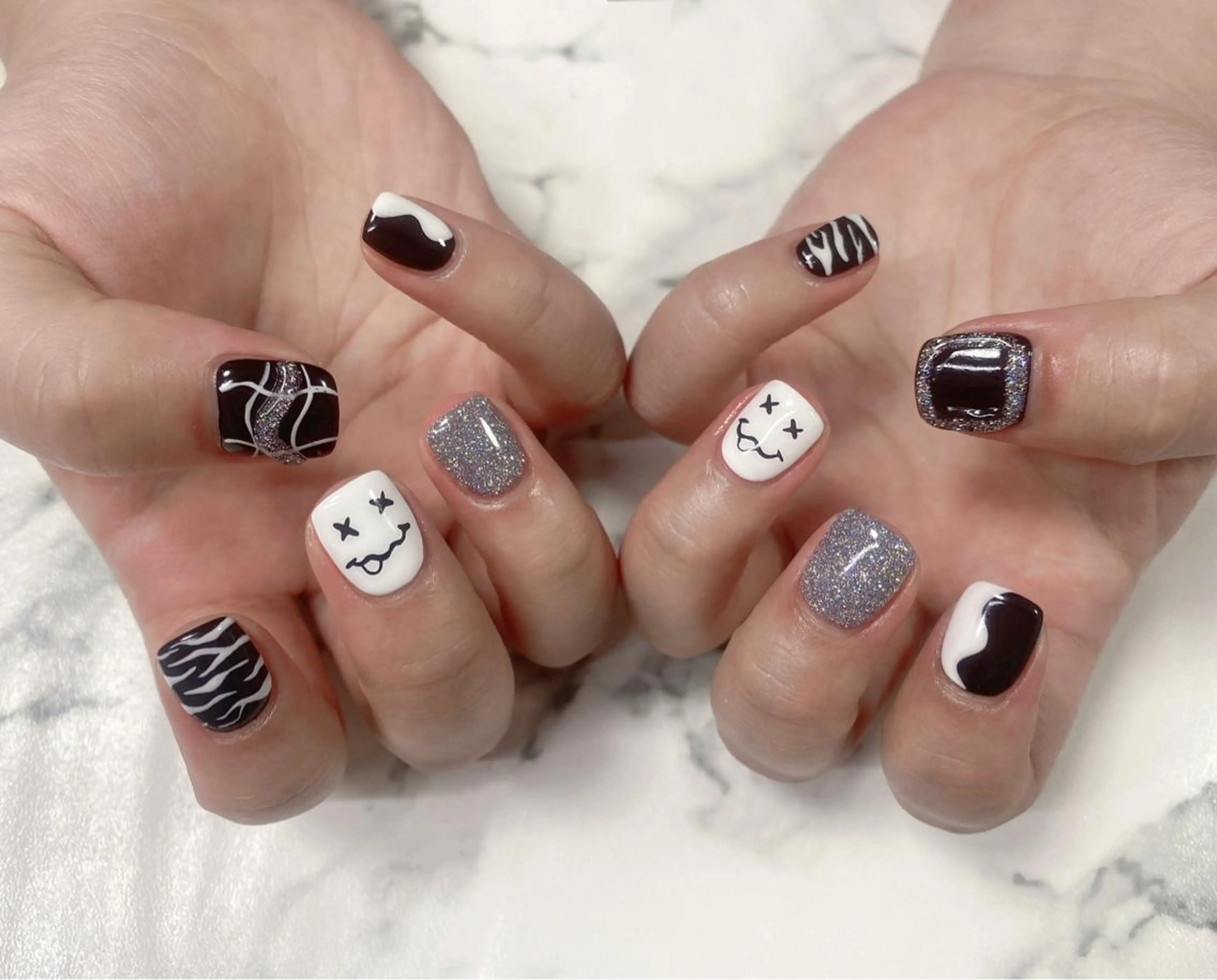 ロング カラー ネイル Q Free nailsのネイルデザイン