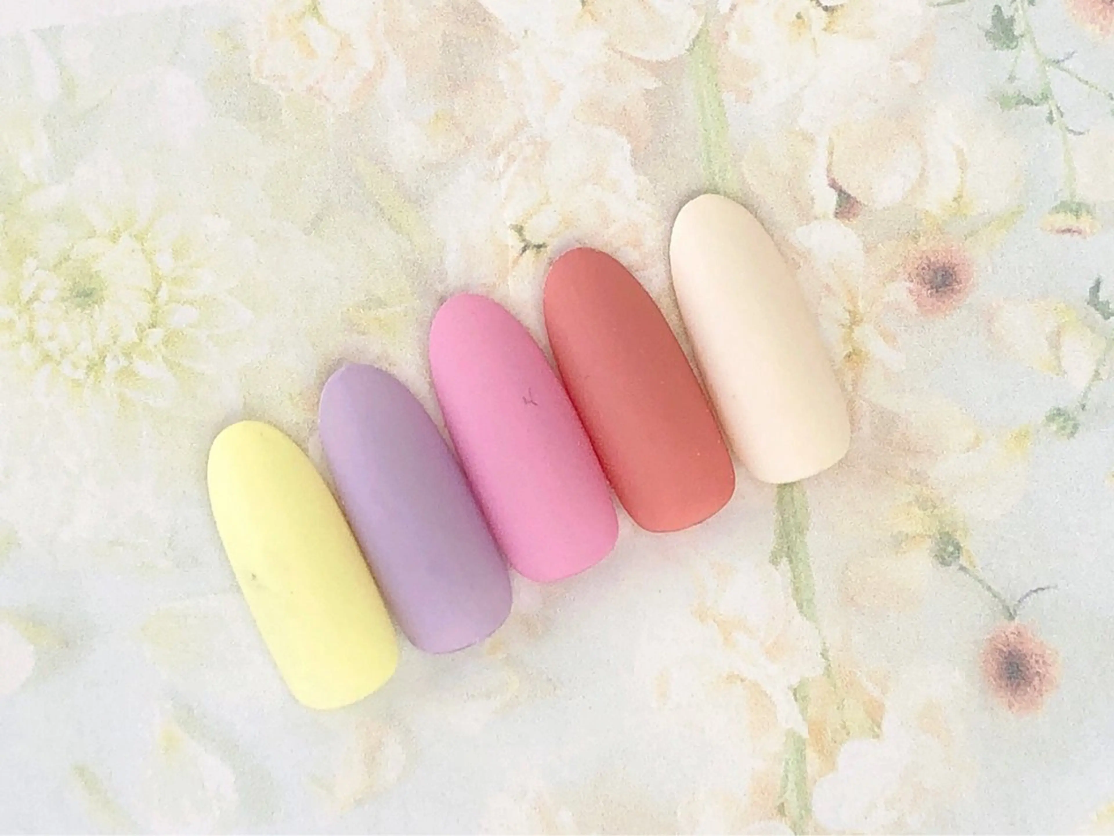 ネイル ネイルサロン&スクール GINA所属・藏野 優花のネイルデザイン