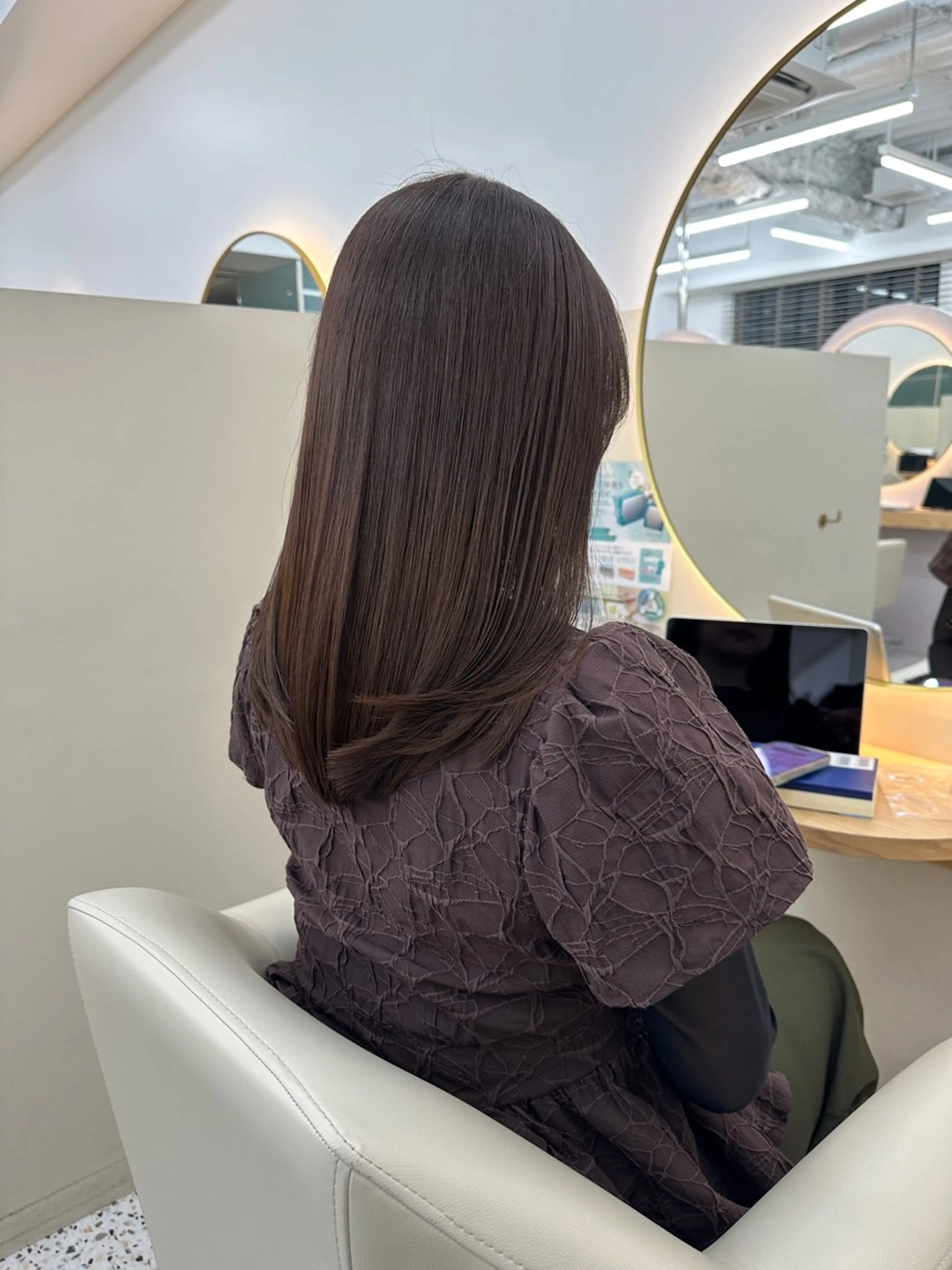 セミロング カラー カット ヘアカラー Bonheur 銀座並木通り店所属・金ウンス 髪質改善カラーのヘアスタイル