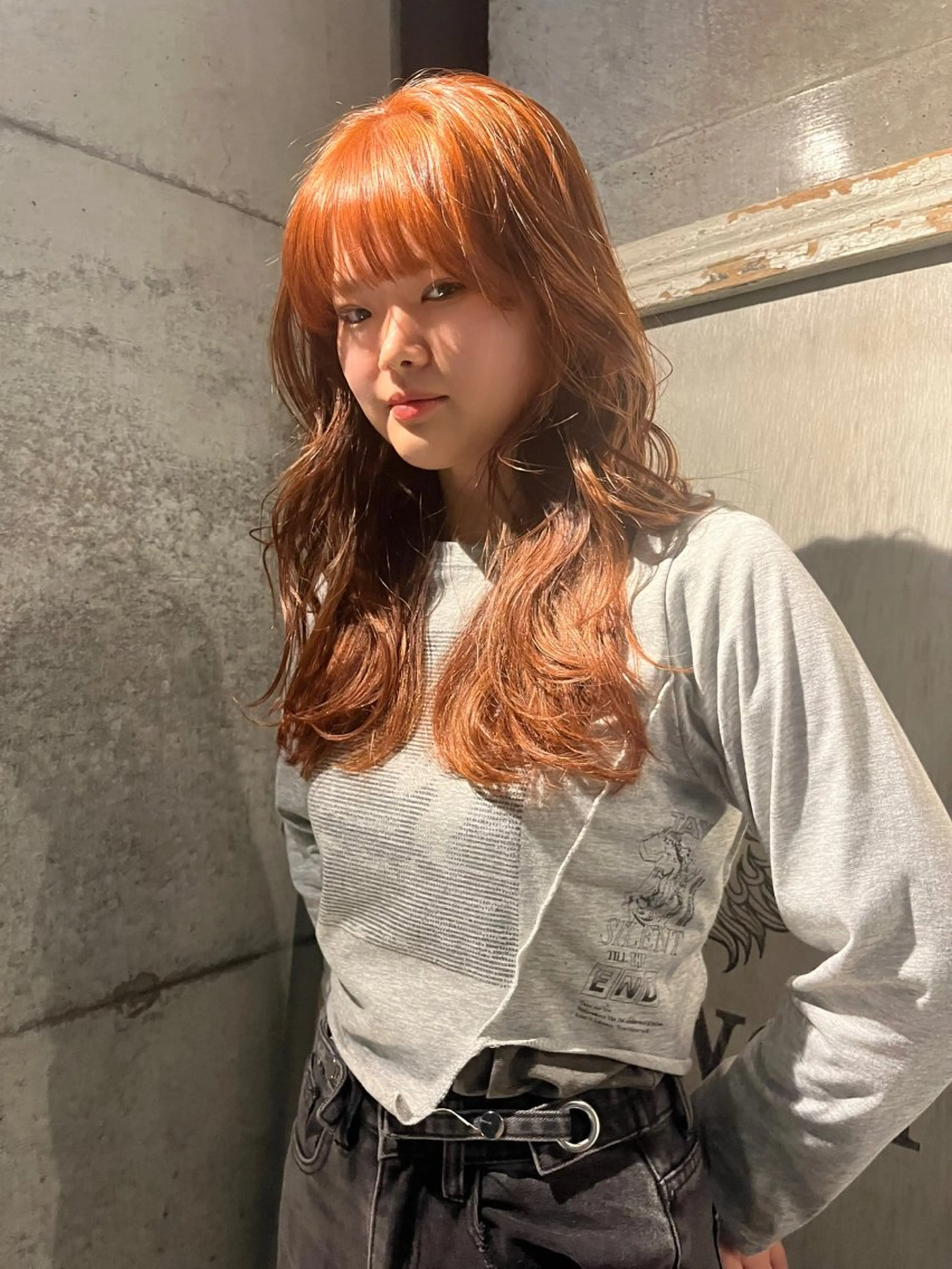 ミディアム カラー オレンジ カット ヘアカラー トリートメント ハイトーン/顔まわり レイヤー/YUKAのヘアスタイル