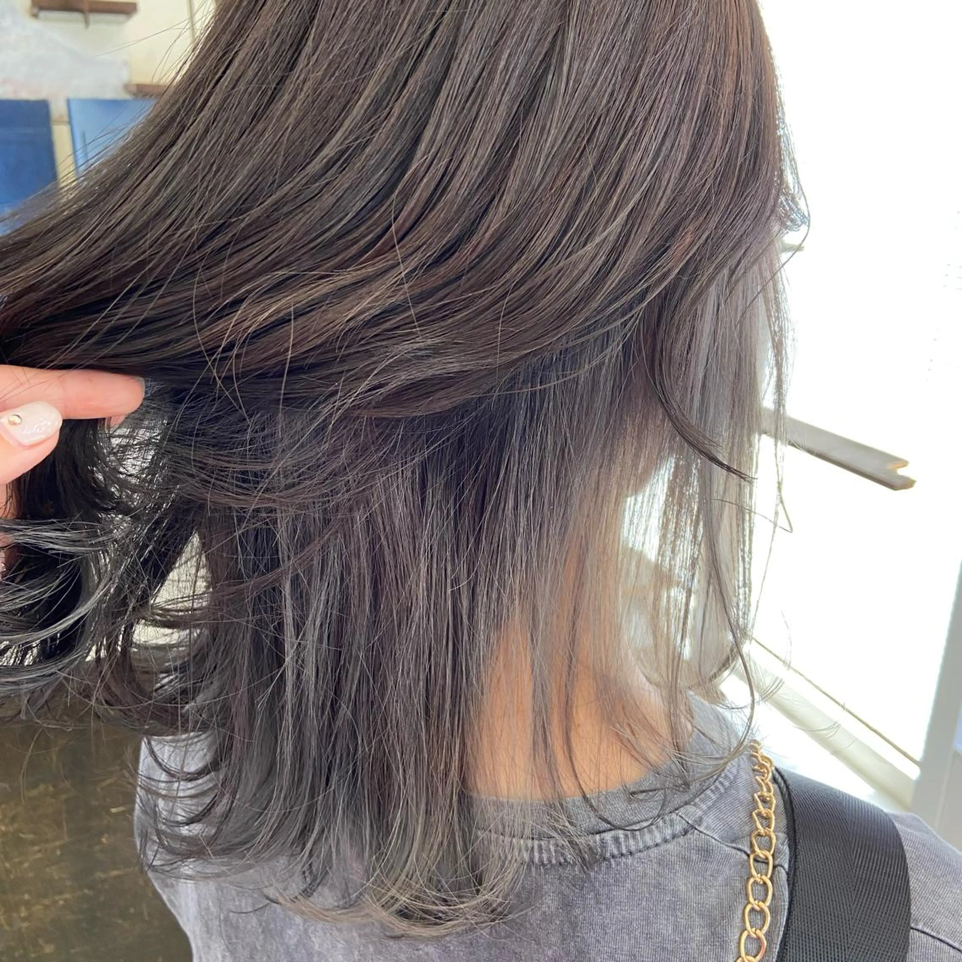 ミディアム カラー シルバー カット ヘアカラー トリートメント NUDE COLOR所属・鈴木 琴乃のヘアスタイル